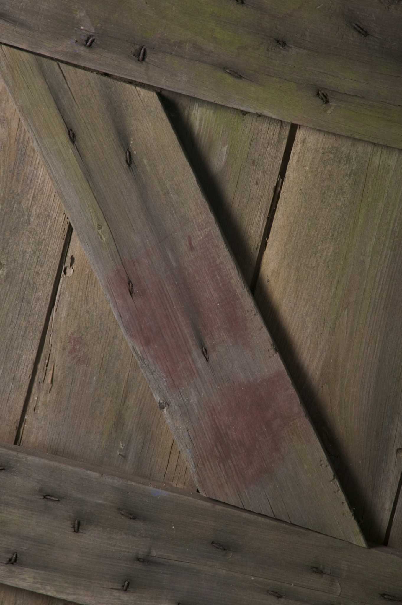 How to Brace a Door on a Utility Building