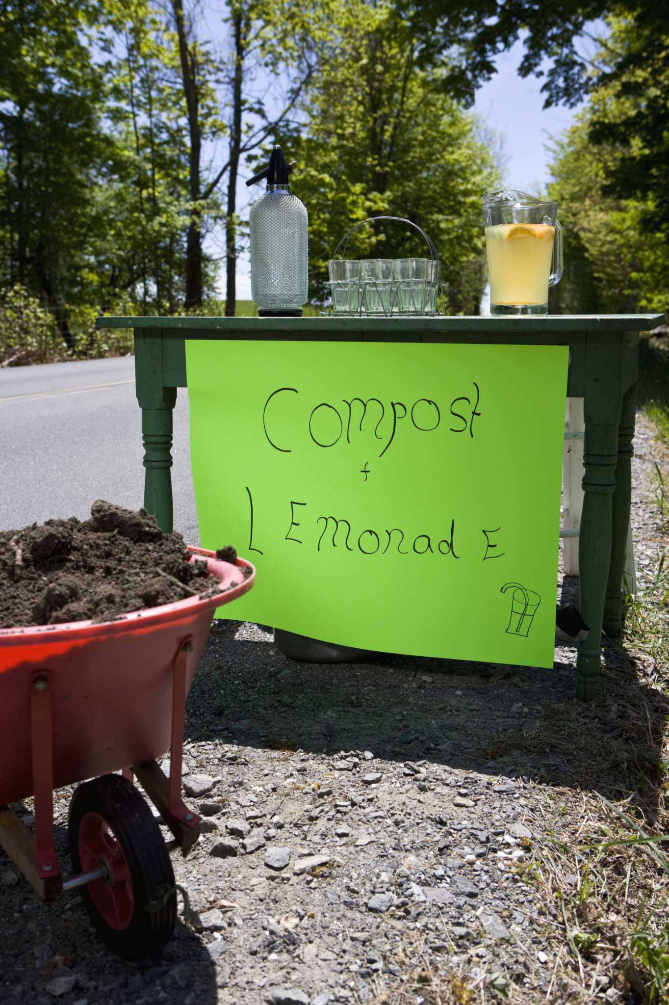 Building a Compost Bin - FineGardening