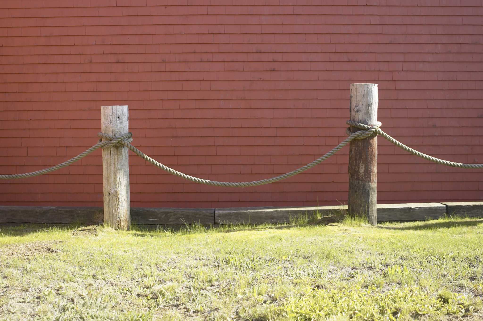 How to Make a Fence Using Rope