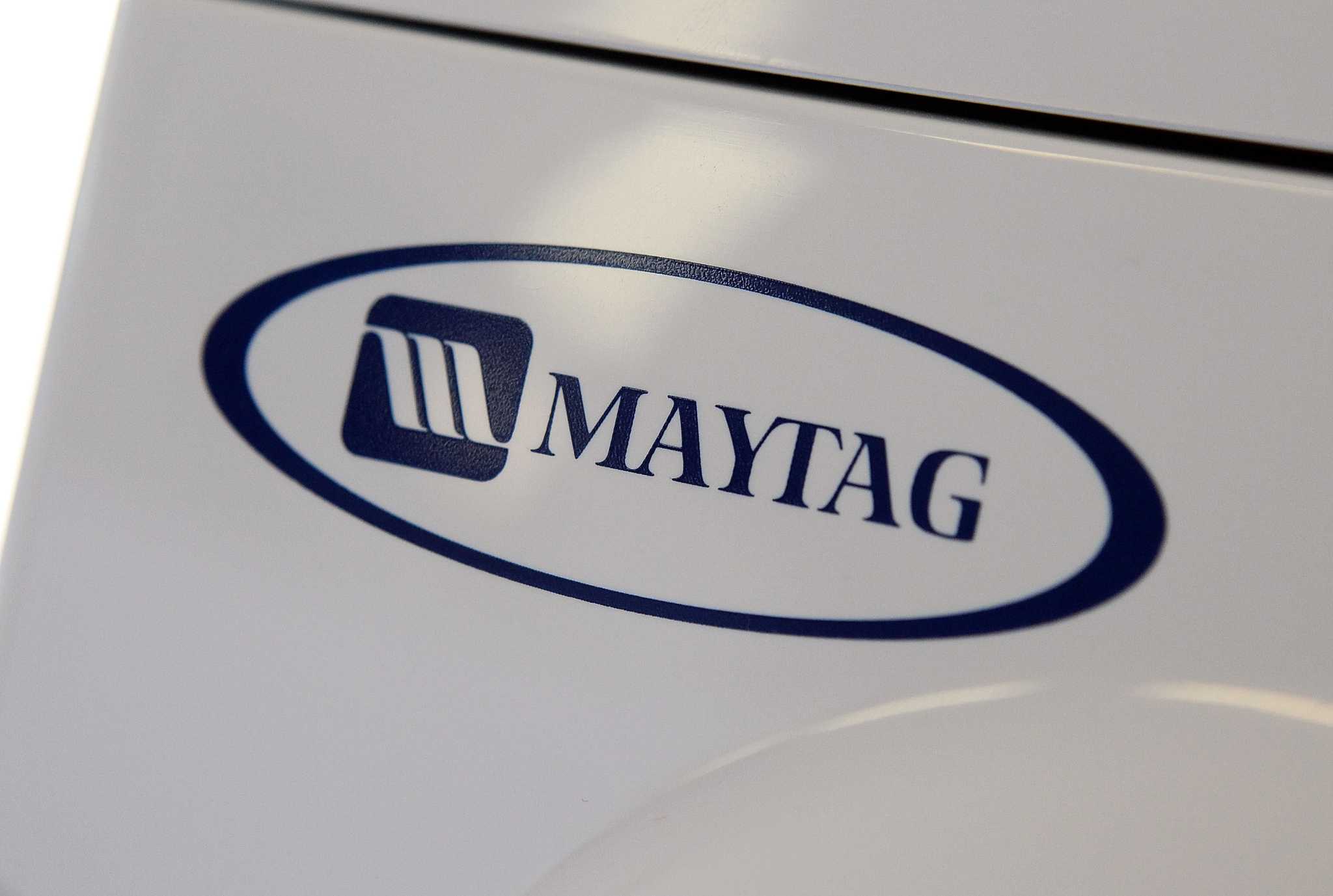 How to Fix a Maytag Dishwasher That Doesn't Clean Dishes