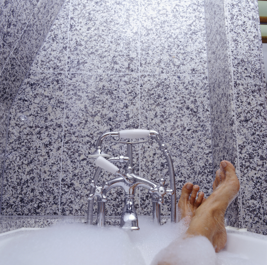 How to Bypass the Middle Knob on a Bathtub Faucet