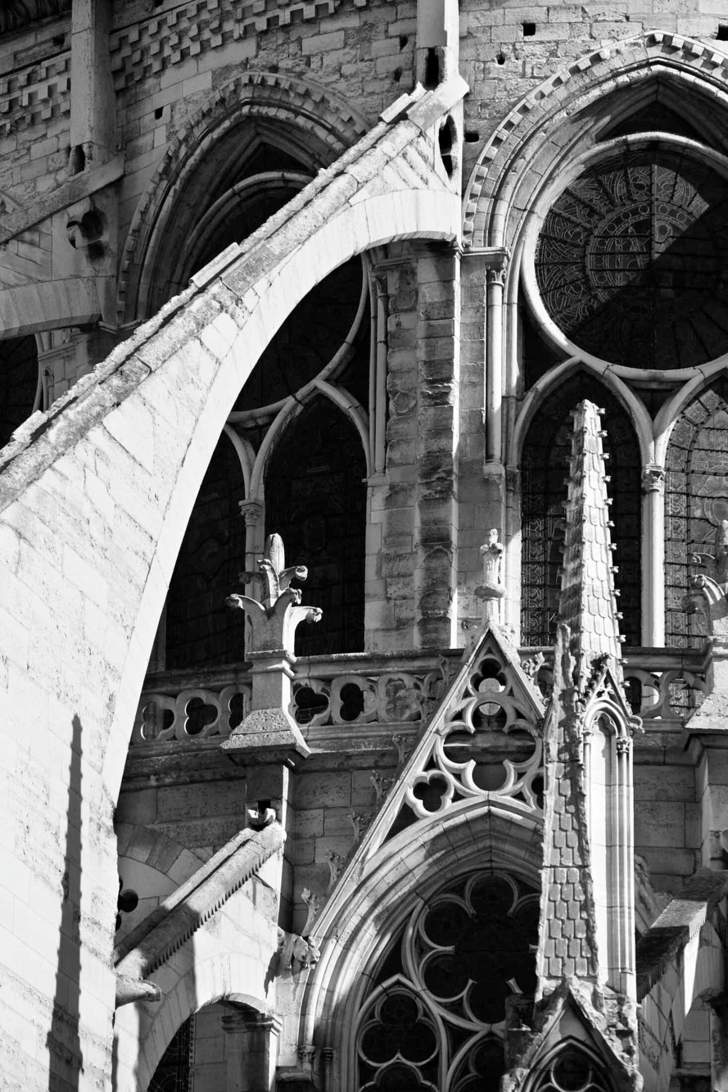 How to Frame a Gable Roof Without Ceiling Joists