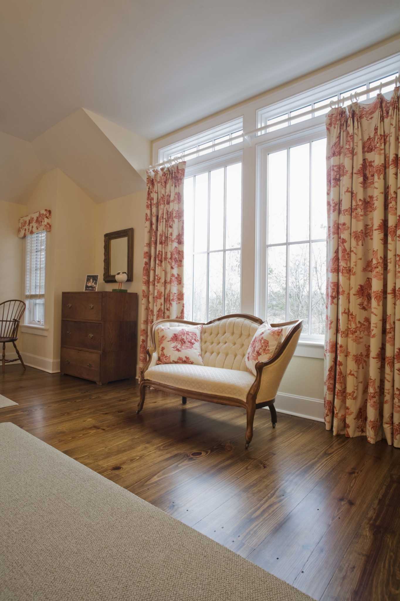 How to Recover an Upholstered Settee