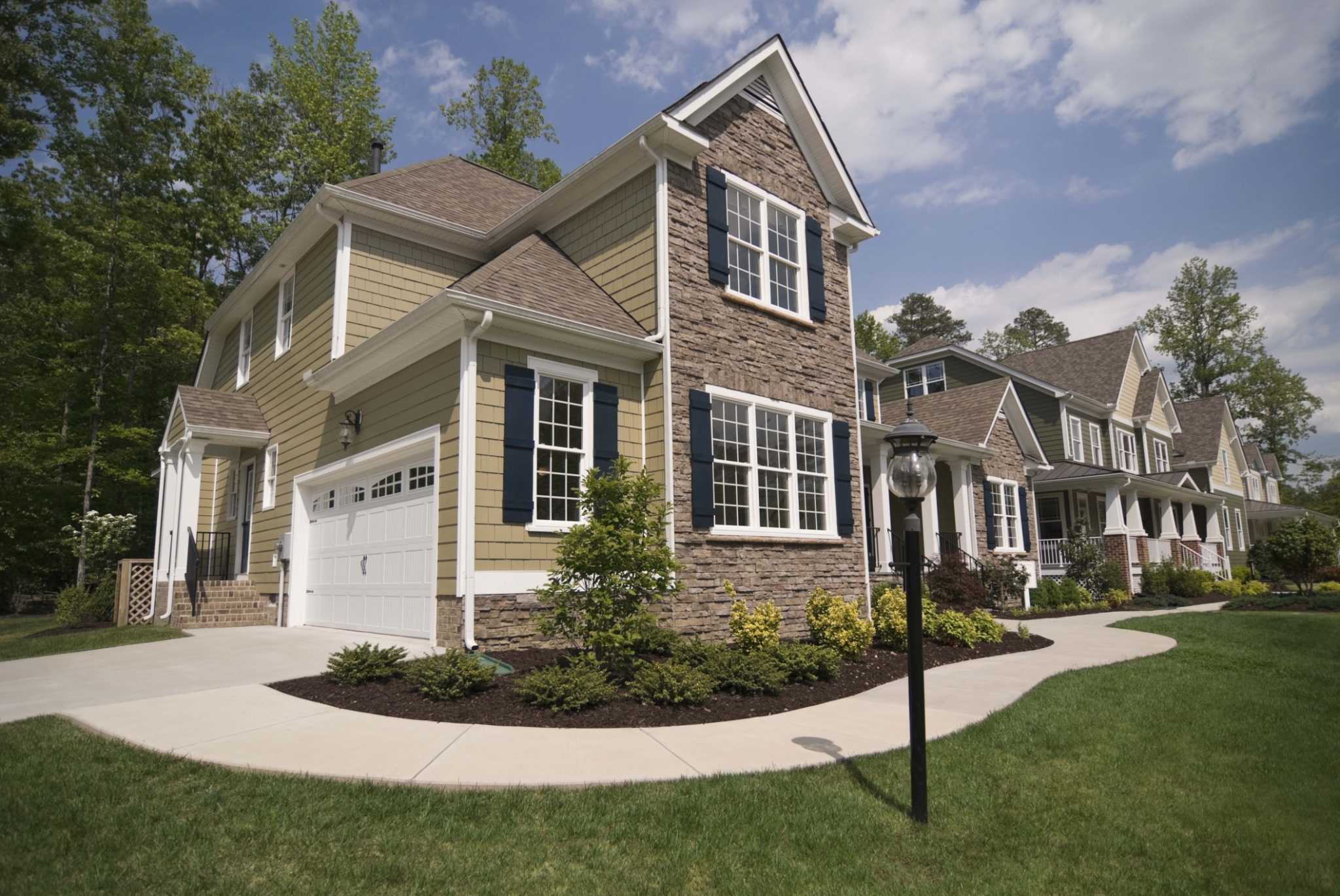 Can a House Be Sold Without Clearing the Title?