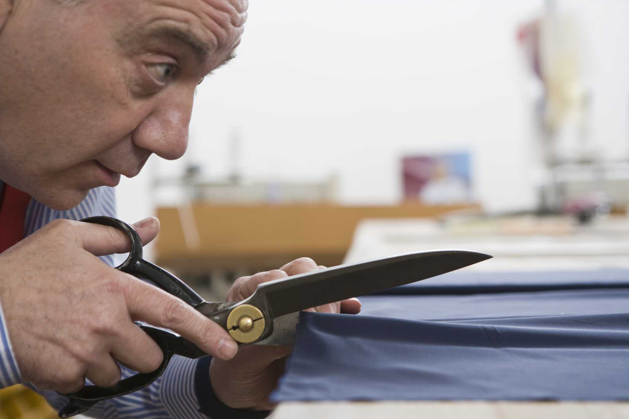 How to Glue Fabric to Drywall