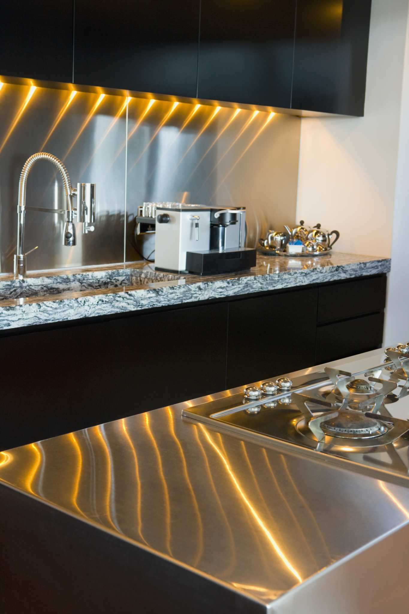 How to Glue Stainless Steel Sheets to the Wall