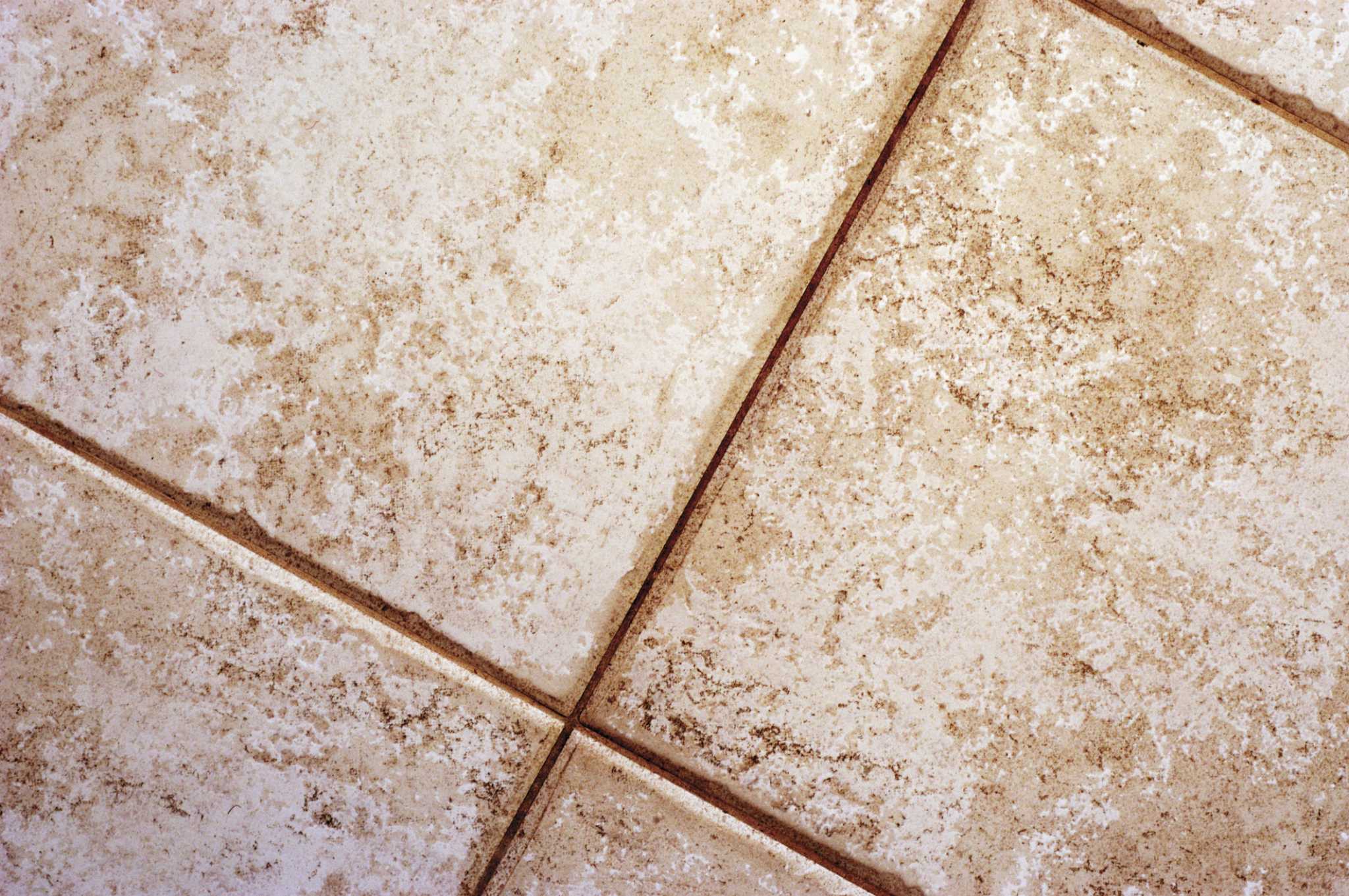 How To Cover Ugly Floor Tiles   RawImage 