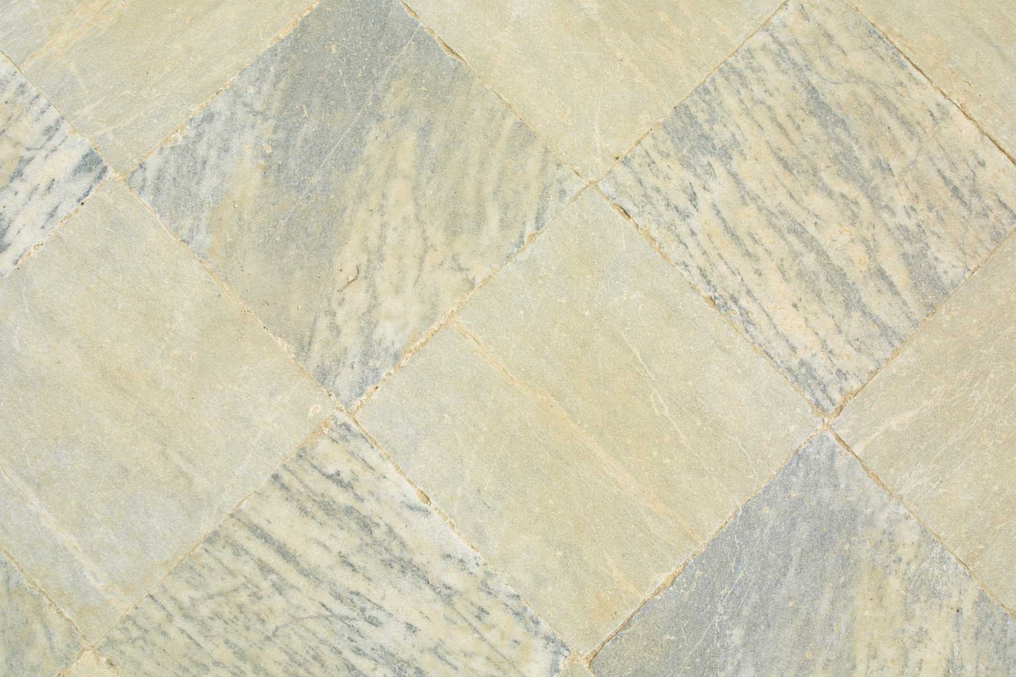 How to Remove Wood Stain From a Slate Tile