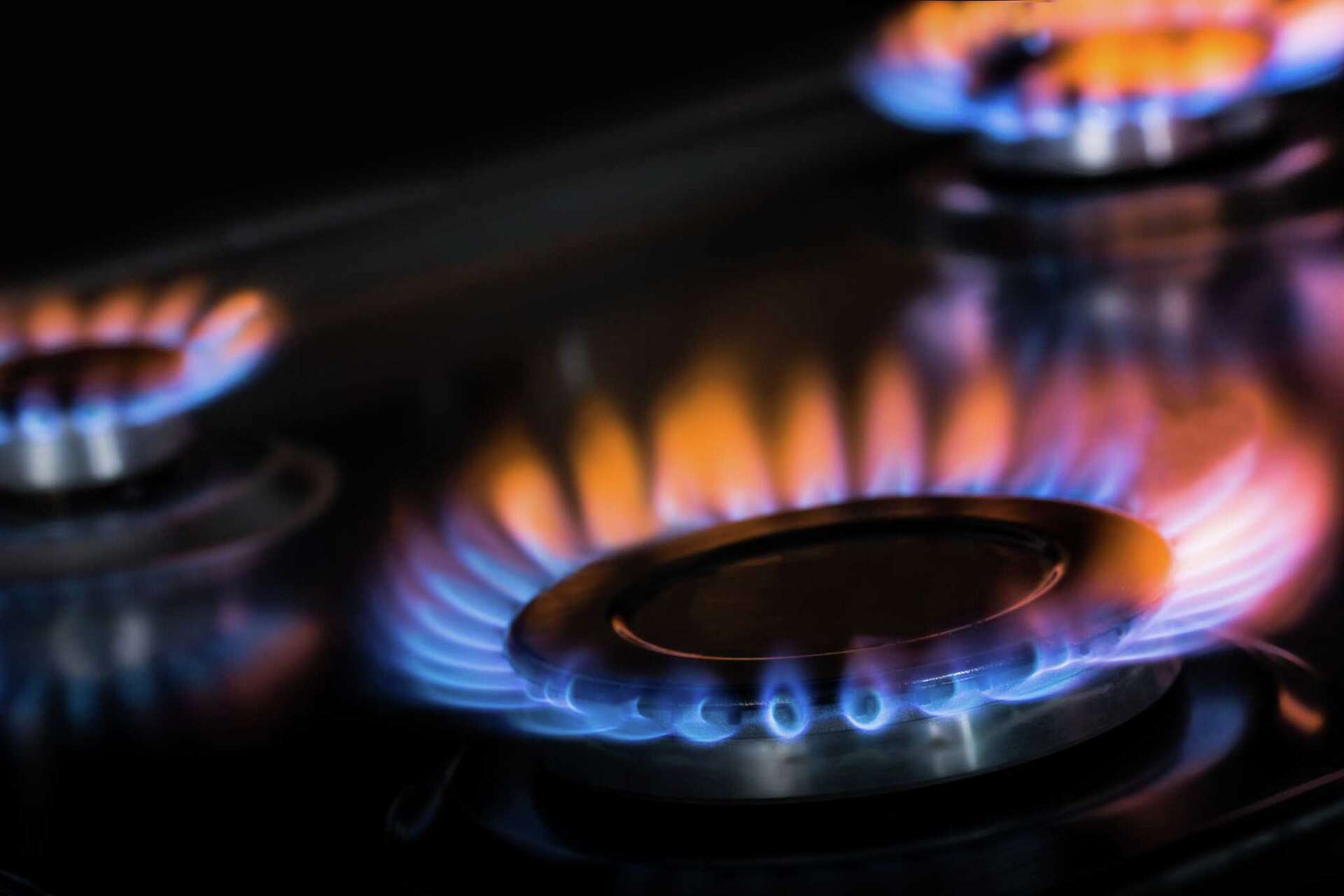 Yellow Flame on Gas Stove Causes & How to Fix
