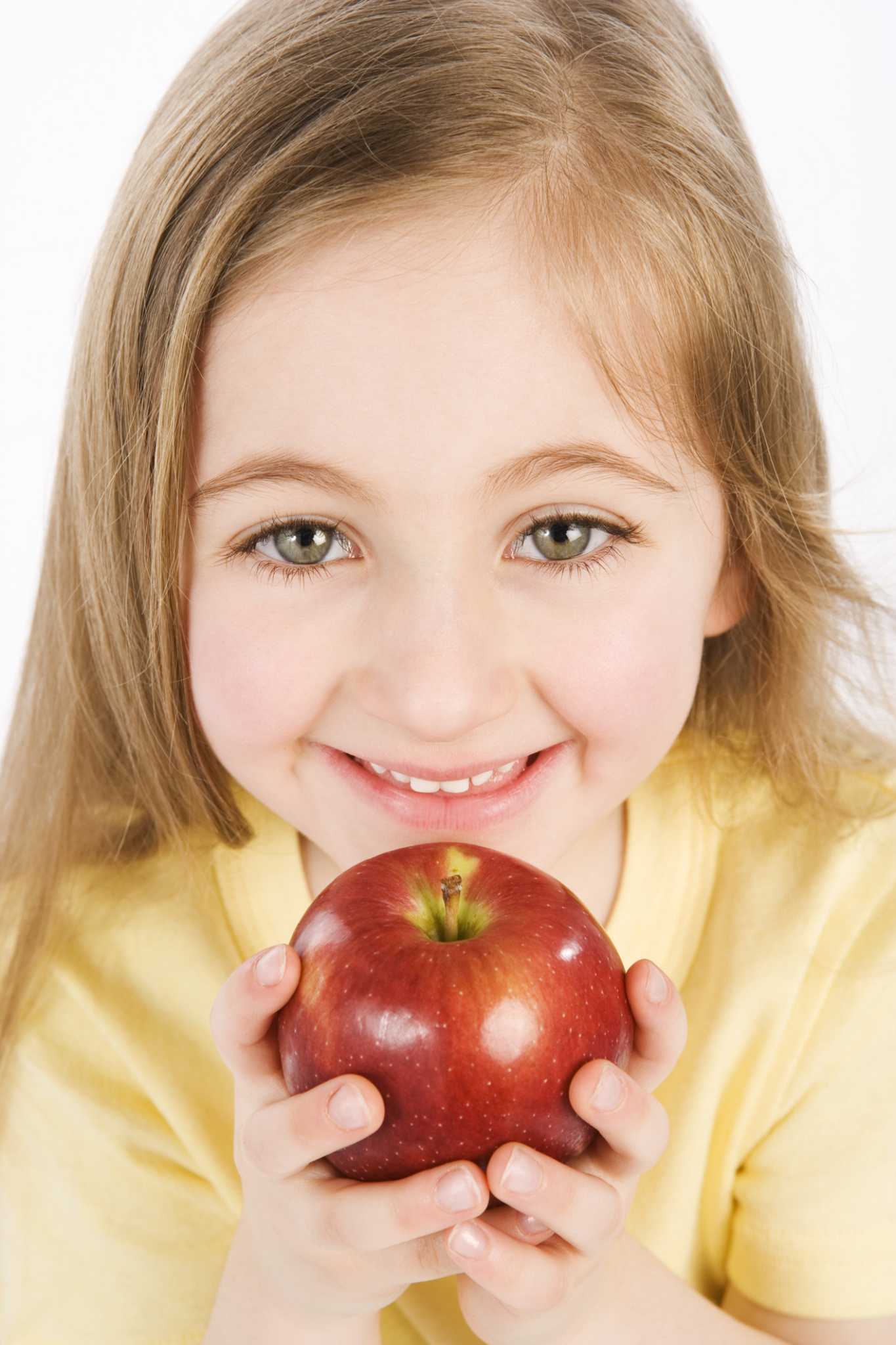 Eating Golden Apple – You Grow Girl