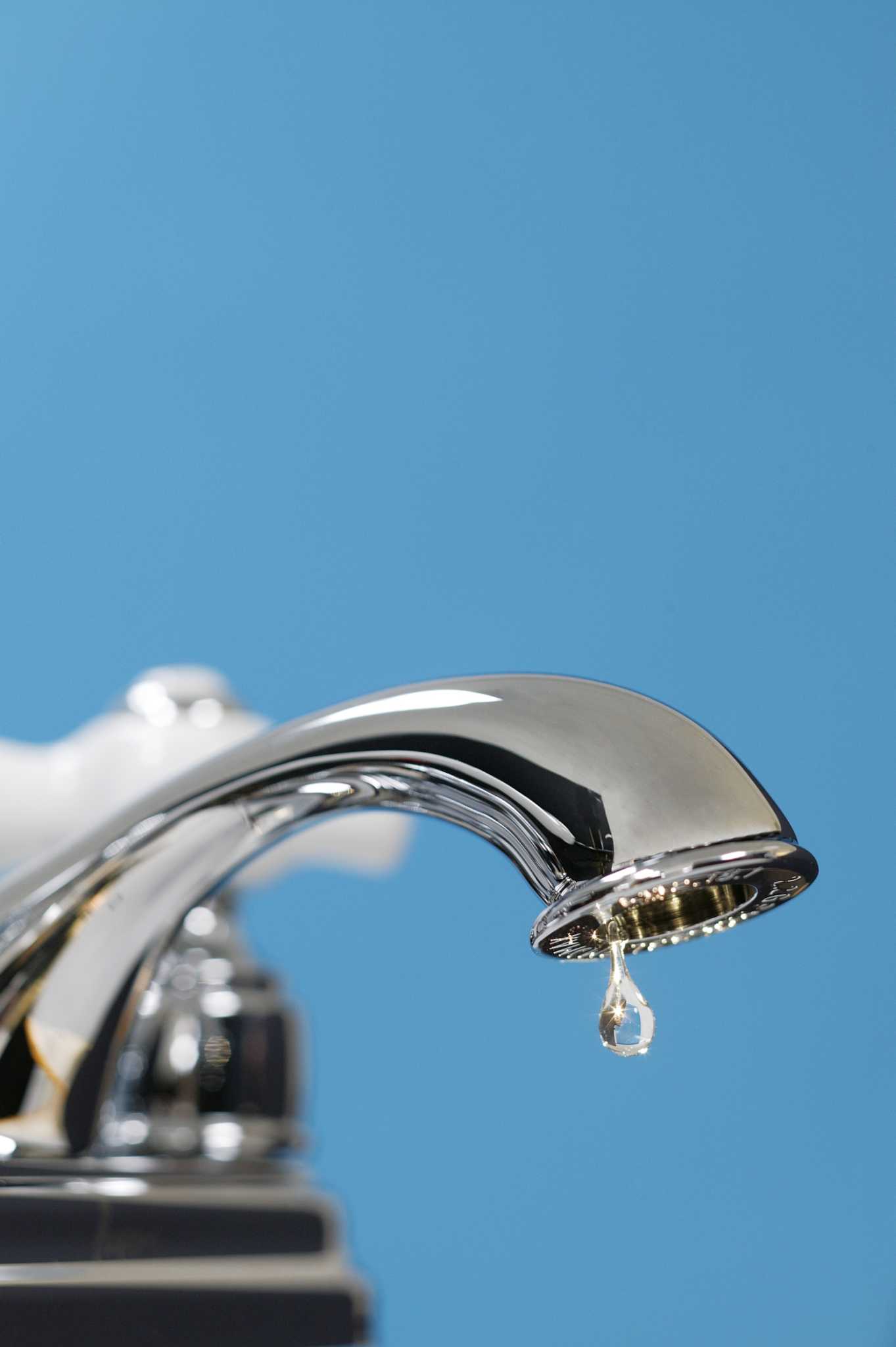 What Are the Causes of Slow Drips From a Faucet?