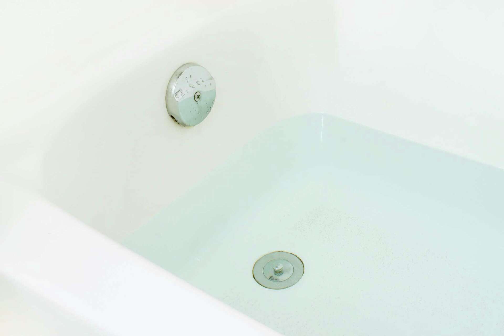 How to Change a Bathtub Drain