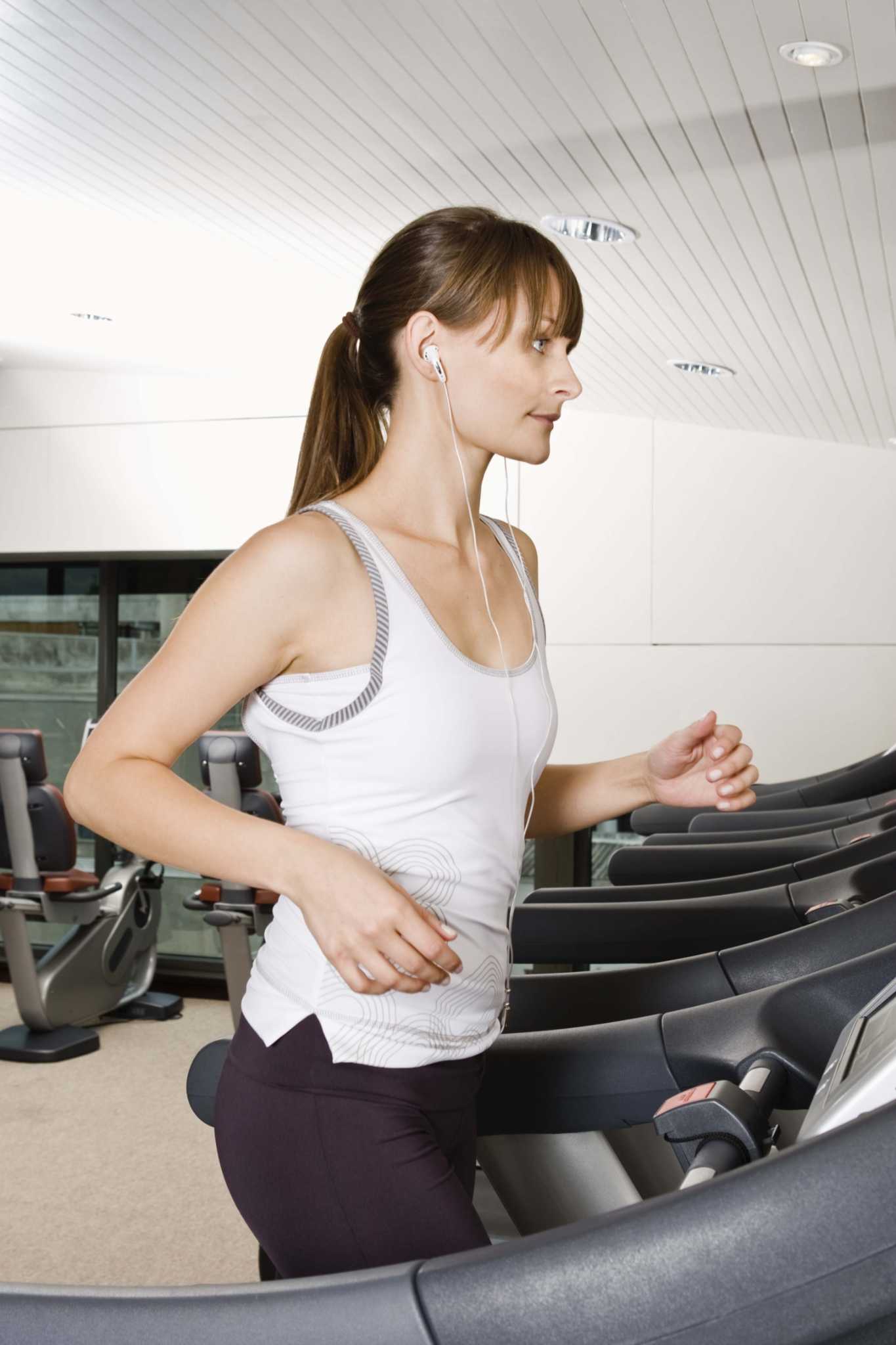 Walking on treadmill discount with ankle weights