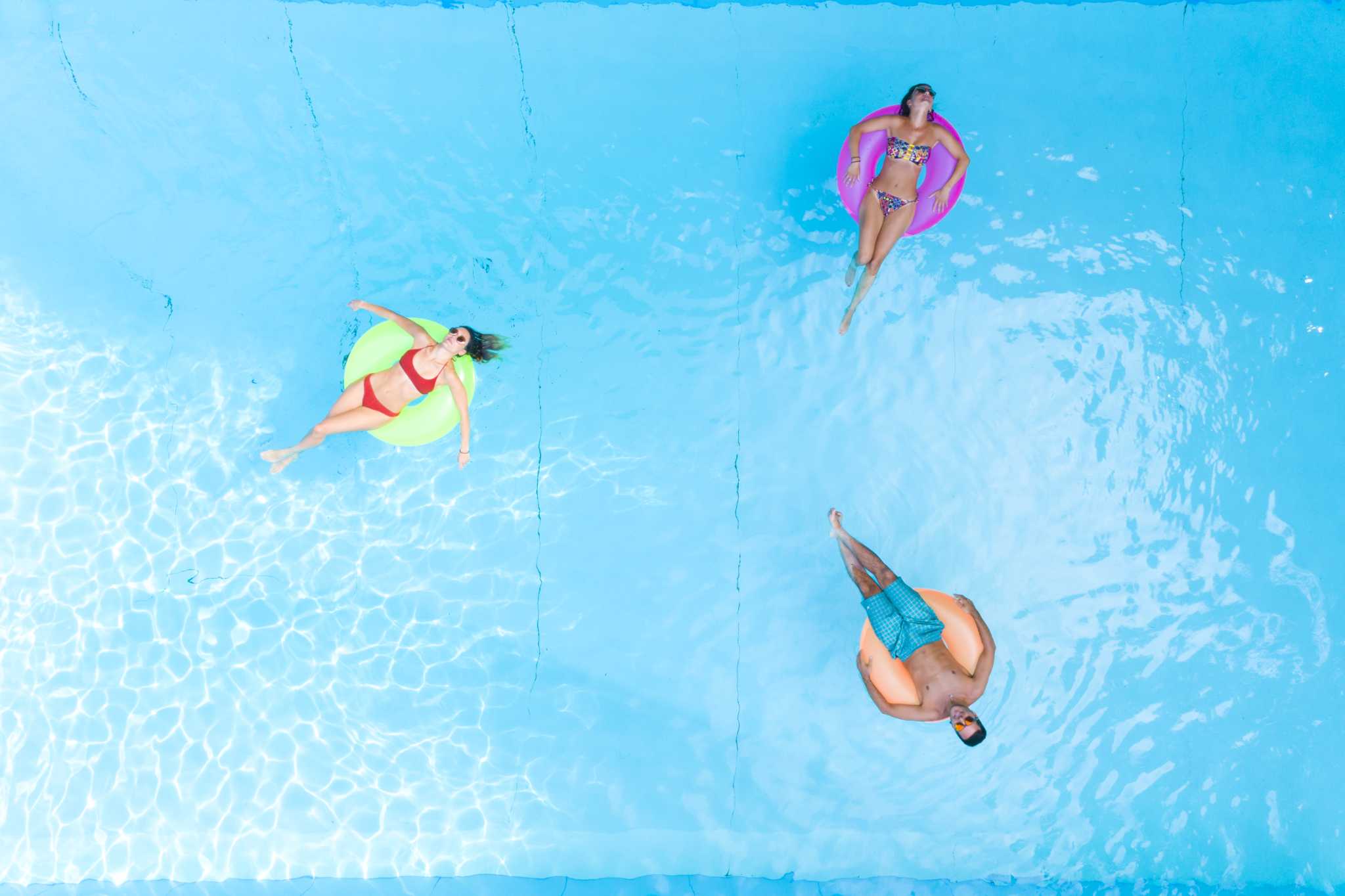 How to Get High Chlorine Levels Down in Swimming Pools