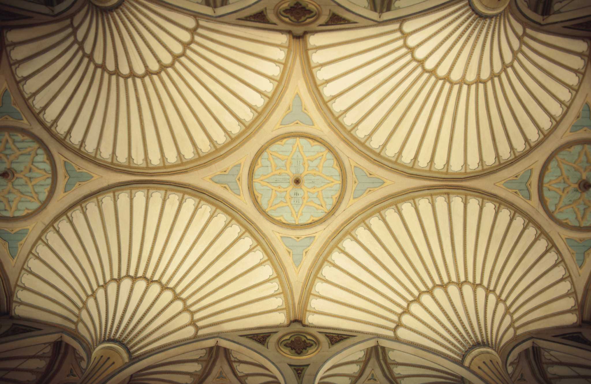 How to Paint a Room in Art Deco