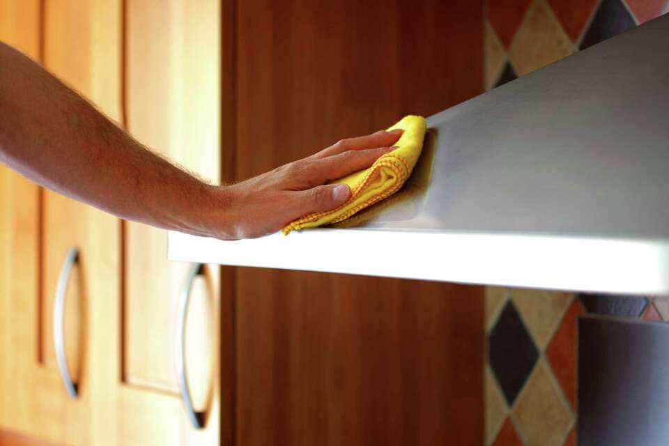 How to Clean Grease from Kitchen Walls