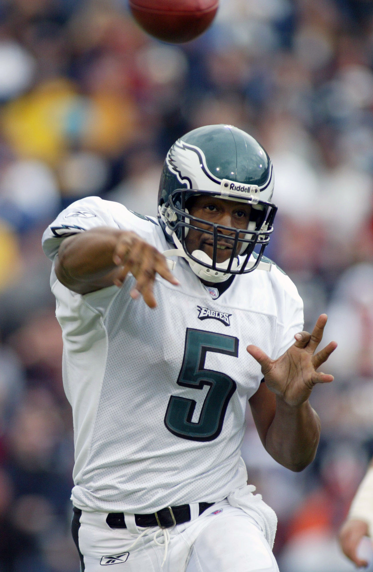 How to Increase Your Throwing Strength for Football