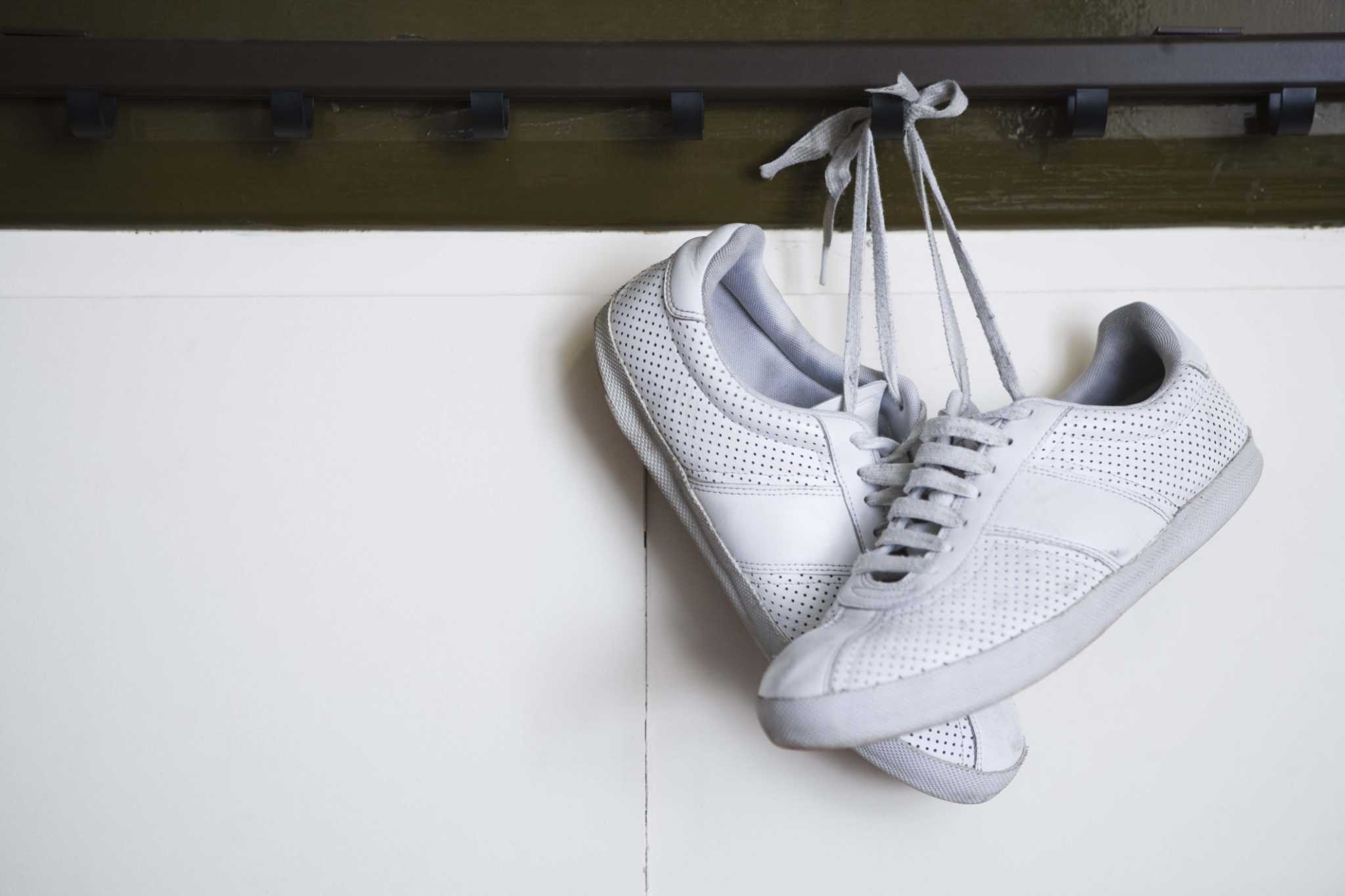 How to Make White Sneakers or Shoes White Again