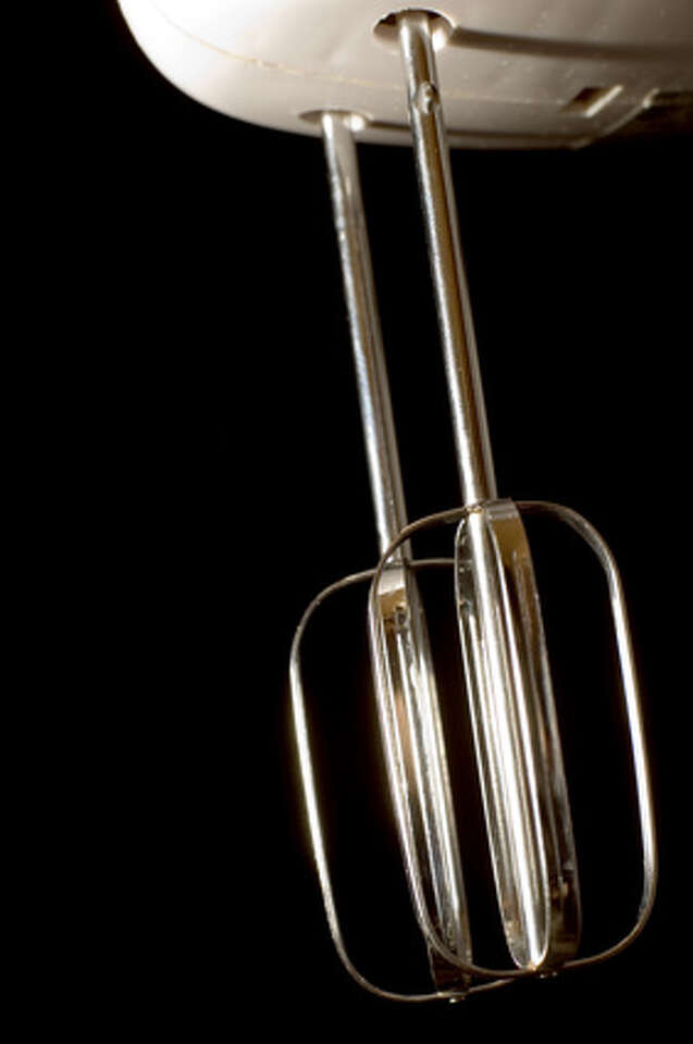 How to Release the Beaters From a Sunbeam Mixmaster