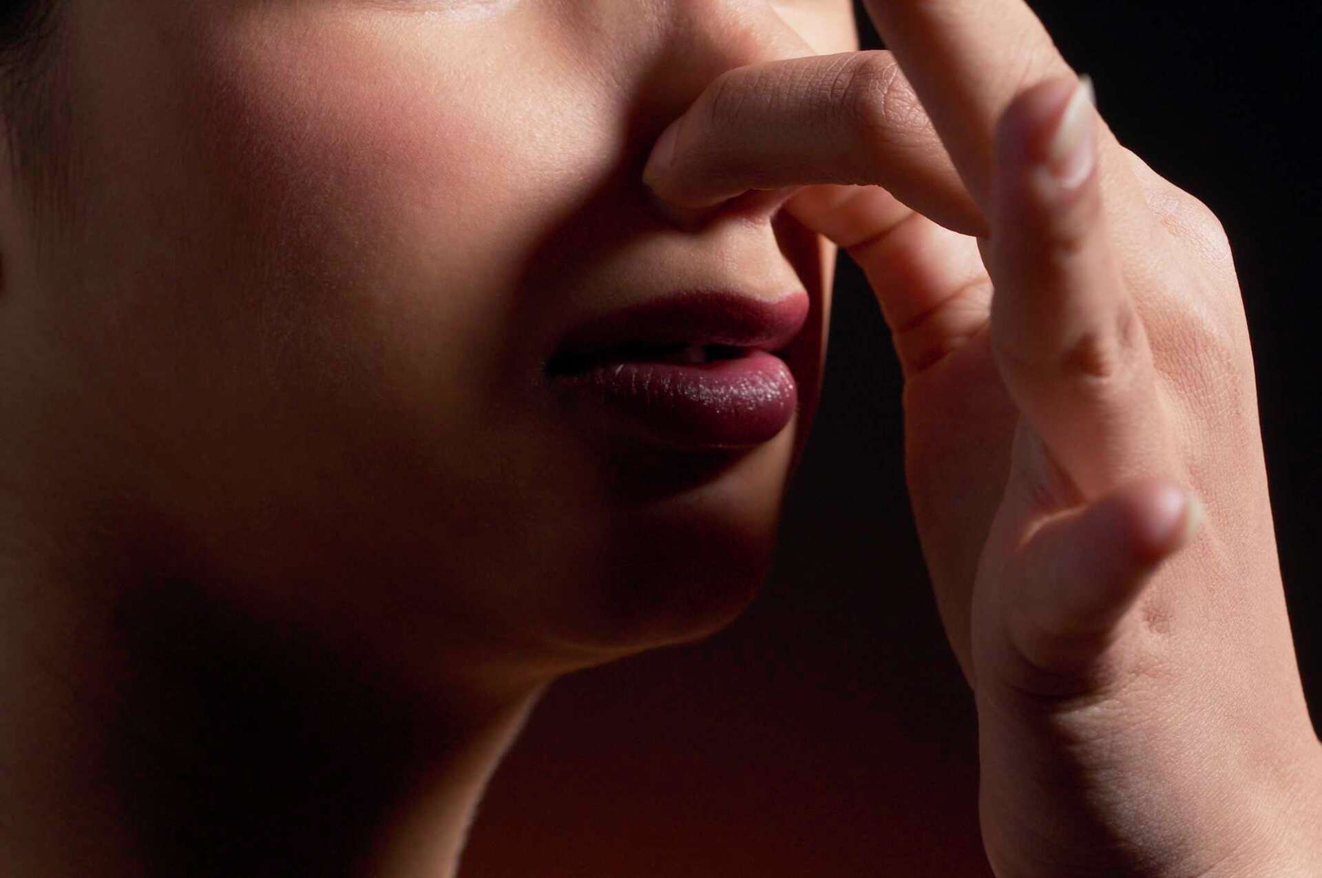 How to Remove a Mothball Smell From Hands