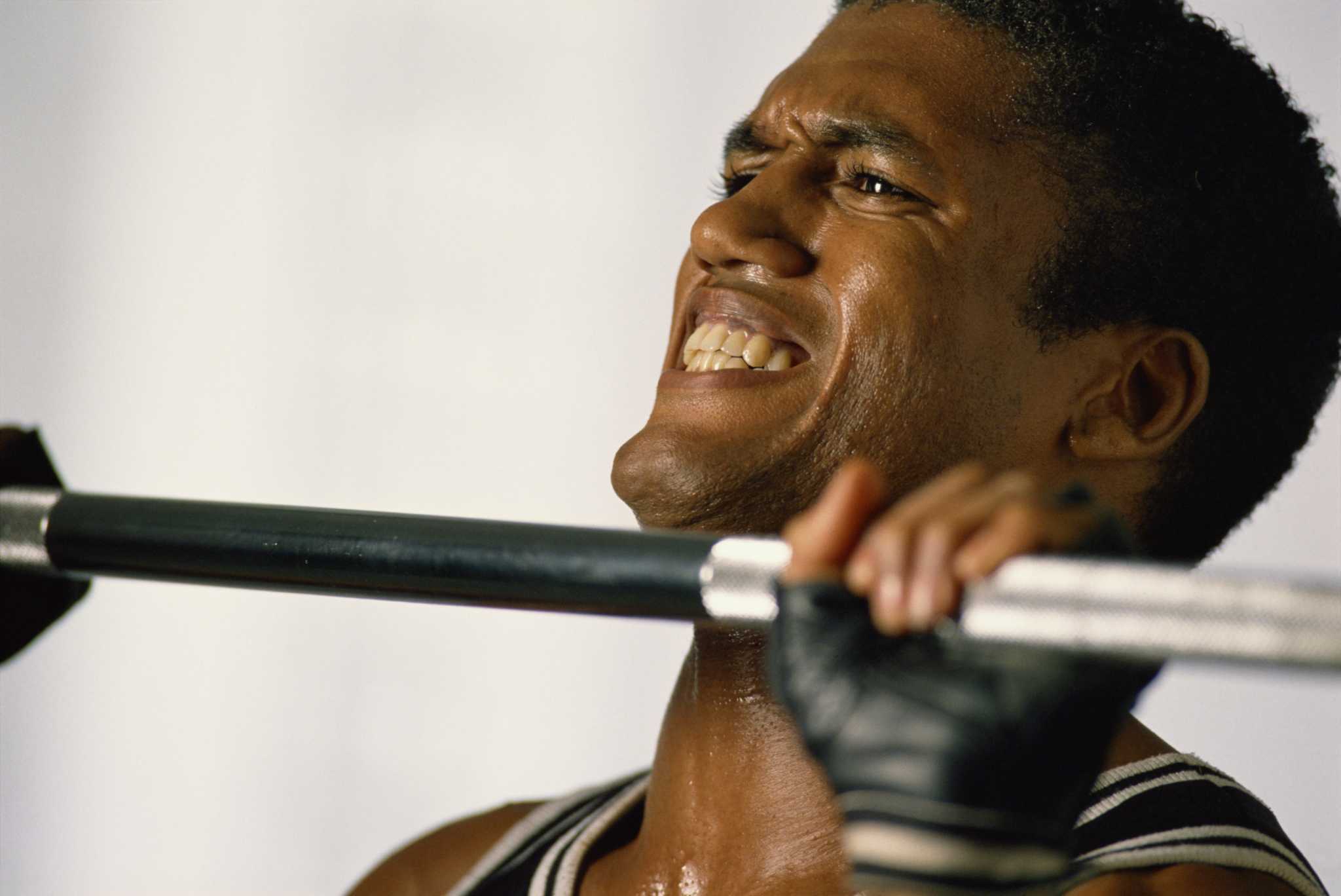 Austin Butler and Vanessa Hudgens avoided eachother at all costs last  night, from the Oscar’s preshow to the after party (🗣: @andylalwani)  #austinbutler #vanessahudgens #oscars, image size:2048x1368