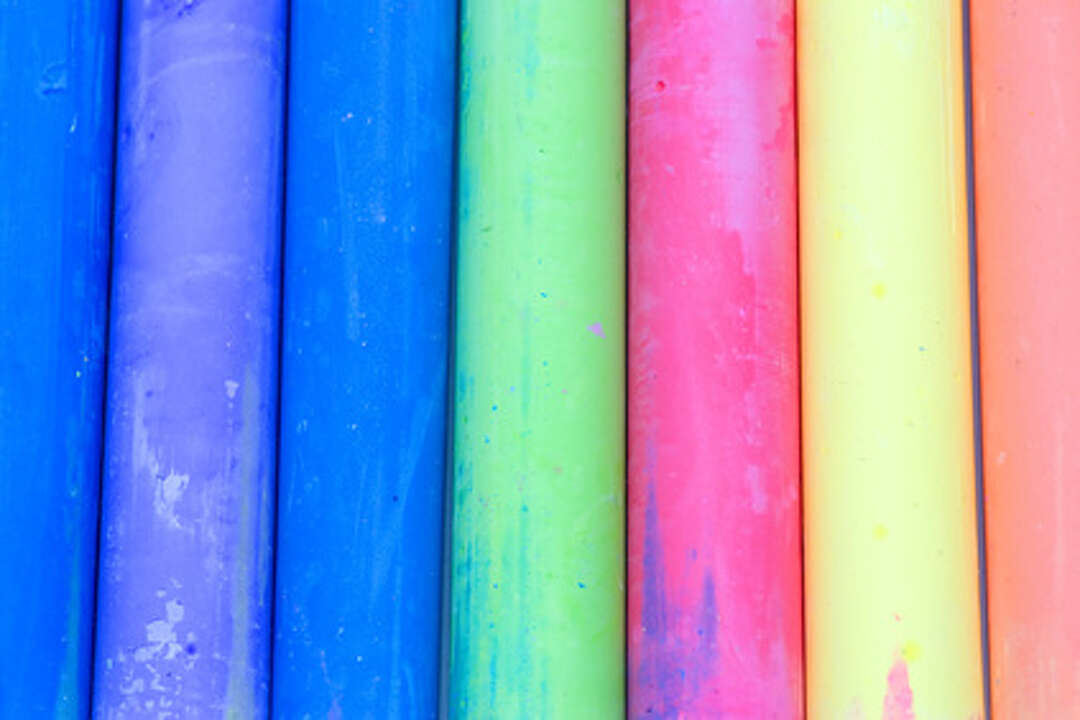 How to Remove Sidewalk Chalk From Brick