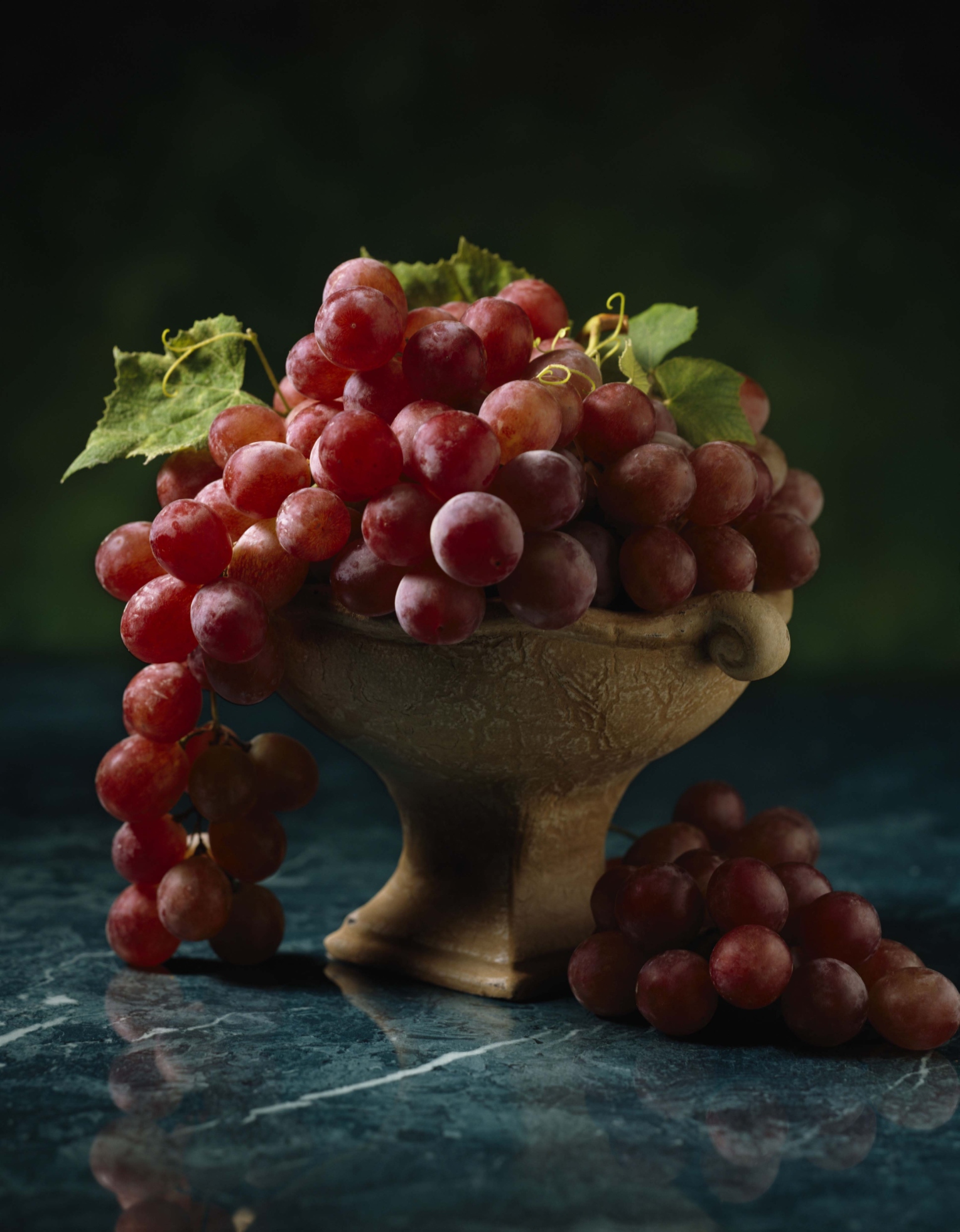 Do Red Seedless Grapes Have a Lot of Fiber?