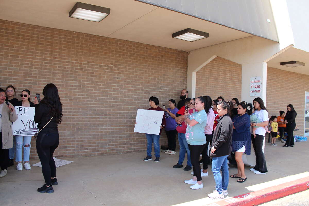 Parents call for answers, changes at Plainview ISD