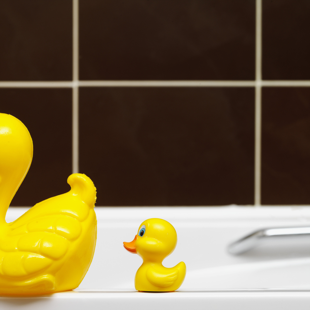 How to Reattach Plastic Bathroom Tile