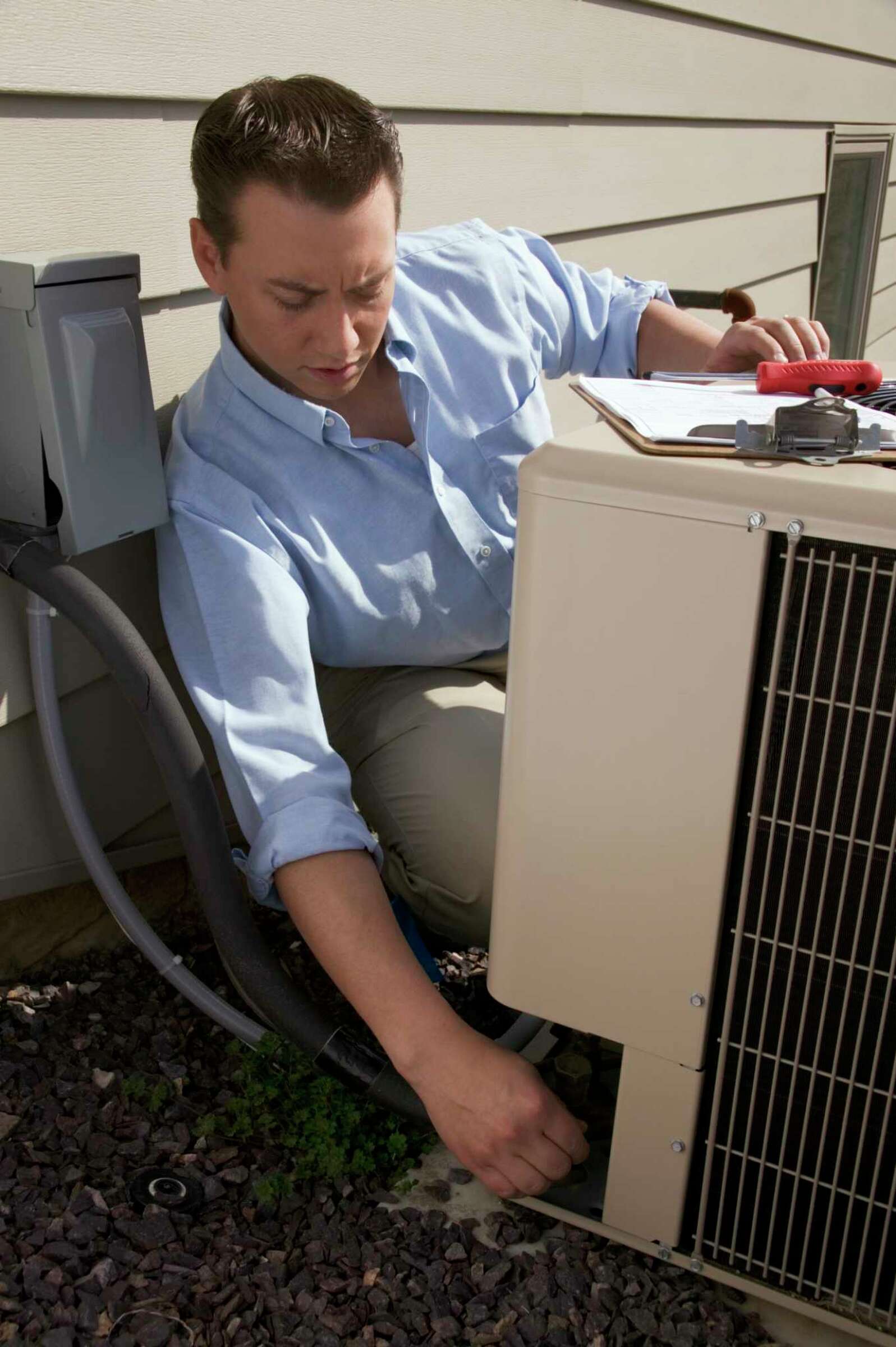 How to Keep Algae From Growing in an Air Conditioner Condensation Line