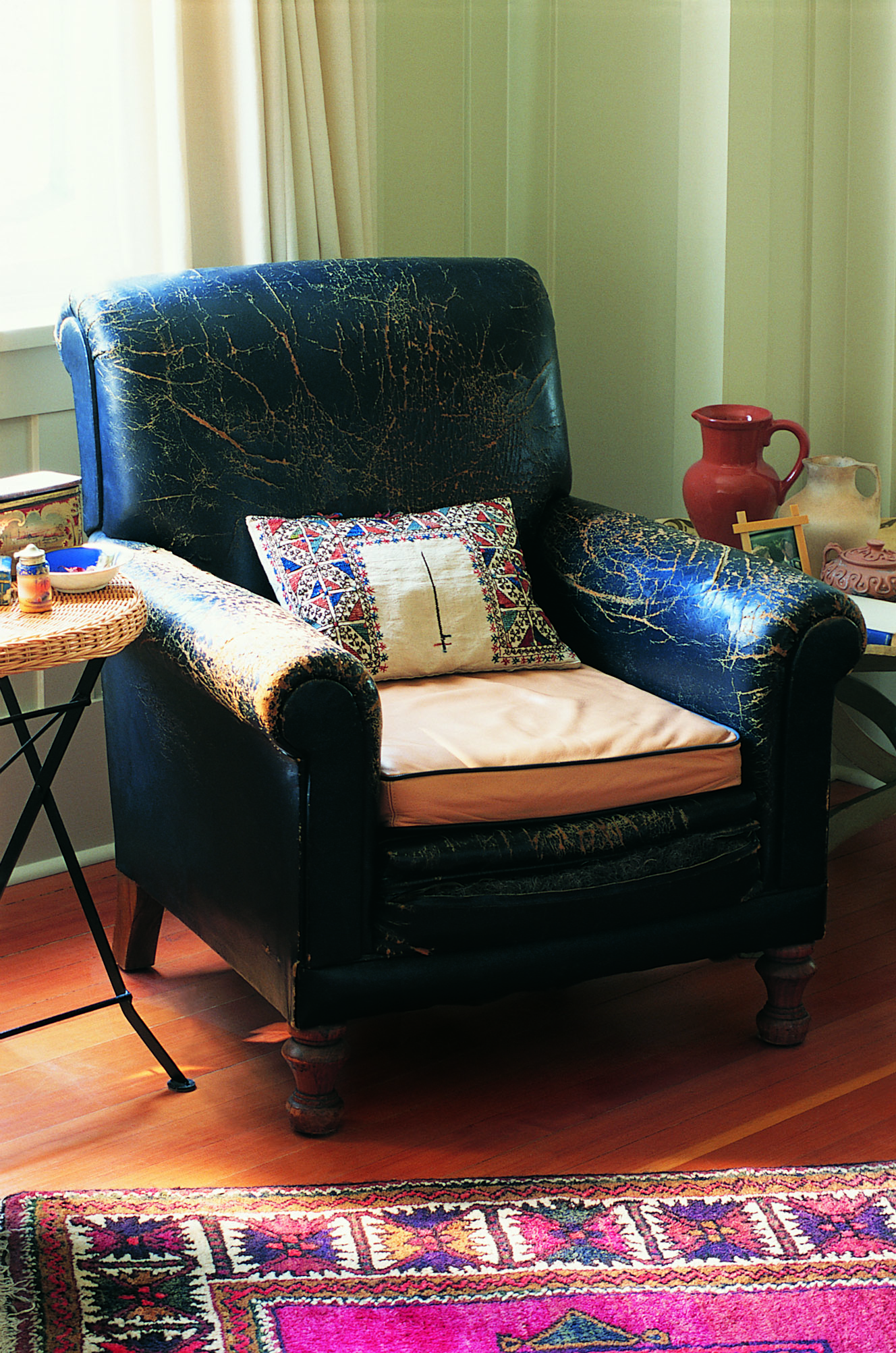How to Refinish Leather Furniture With Deglazer and Dye
