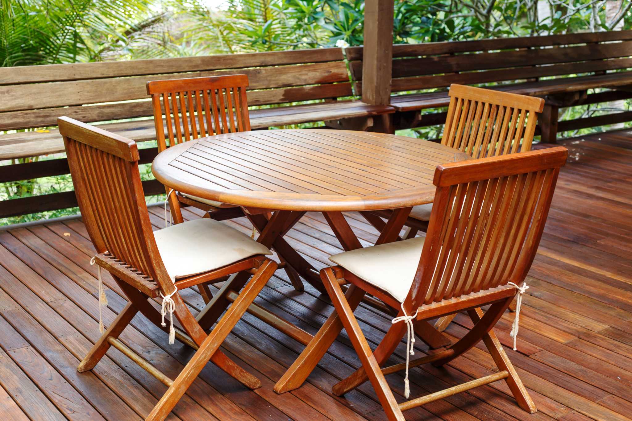 Refinishing teak online chairs