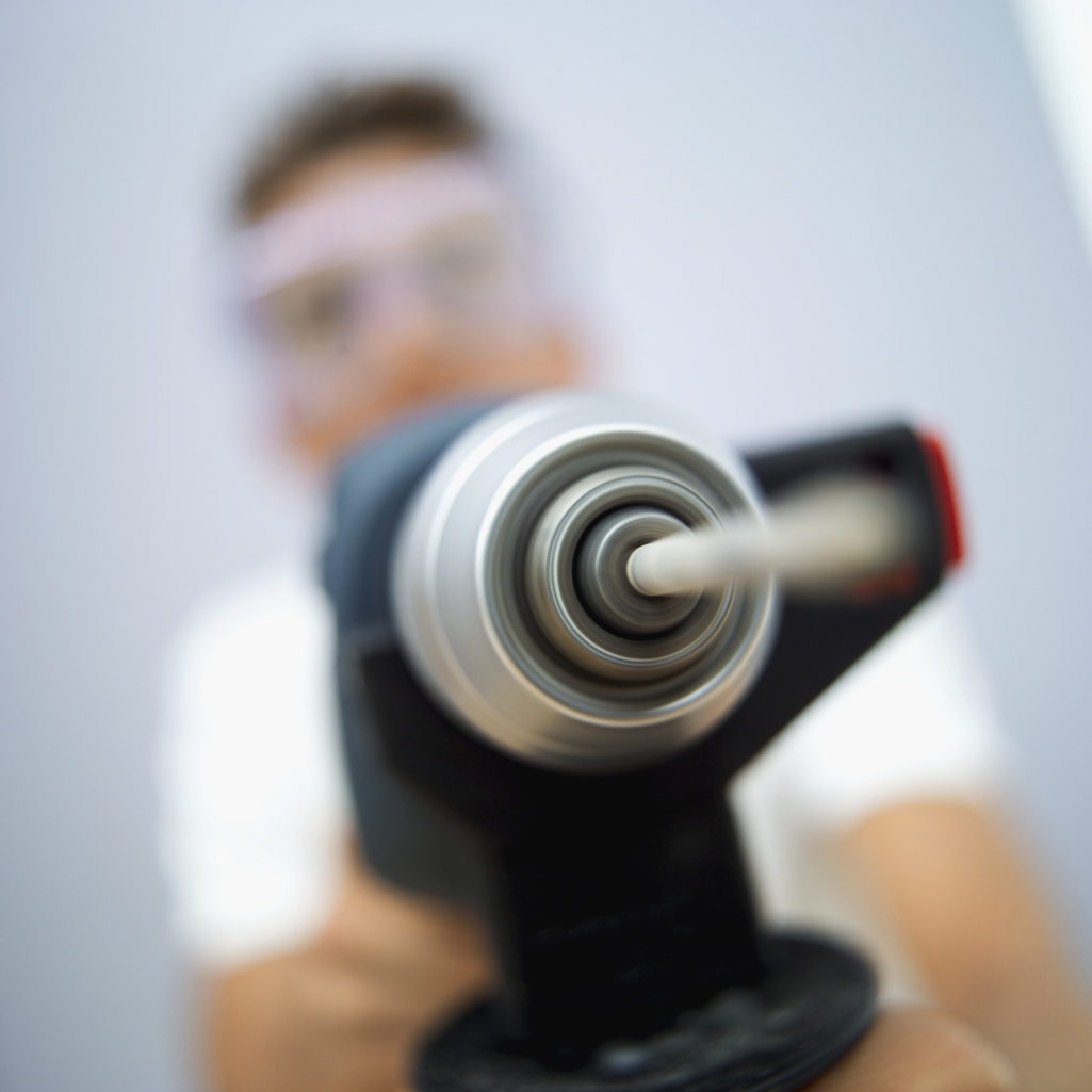 How to Remove a Brick Hearth From a Wood Floor