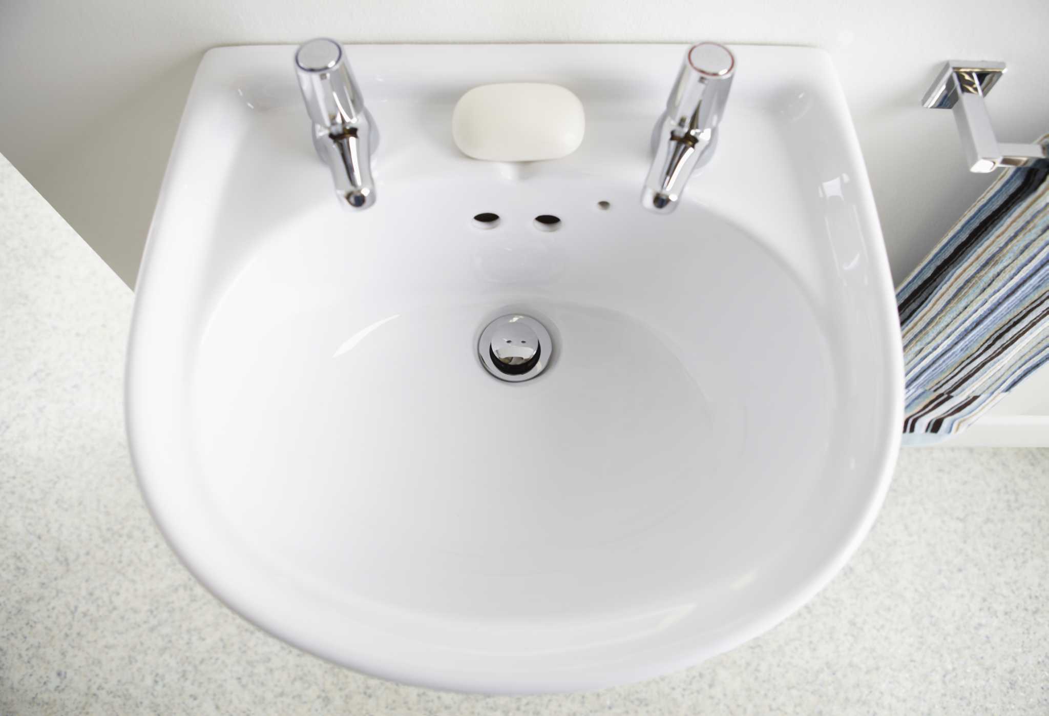 How to Remove Burn Marks on Porcelain Sinks