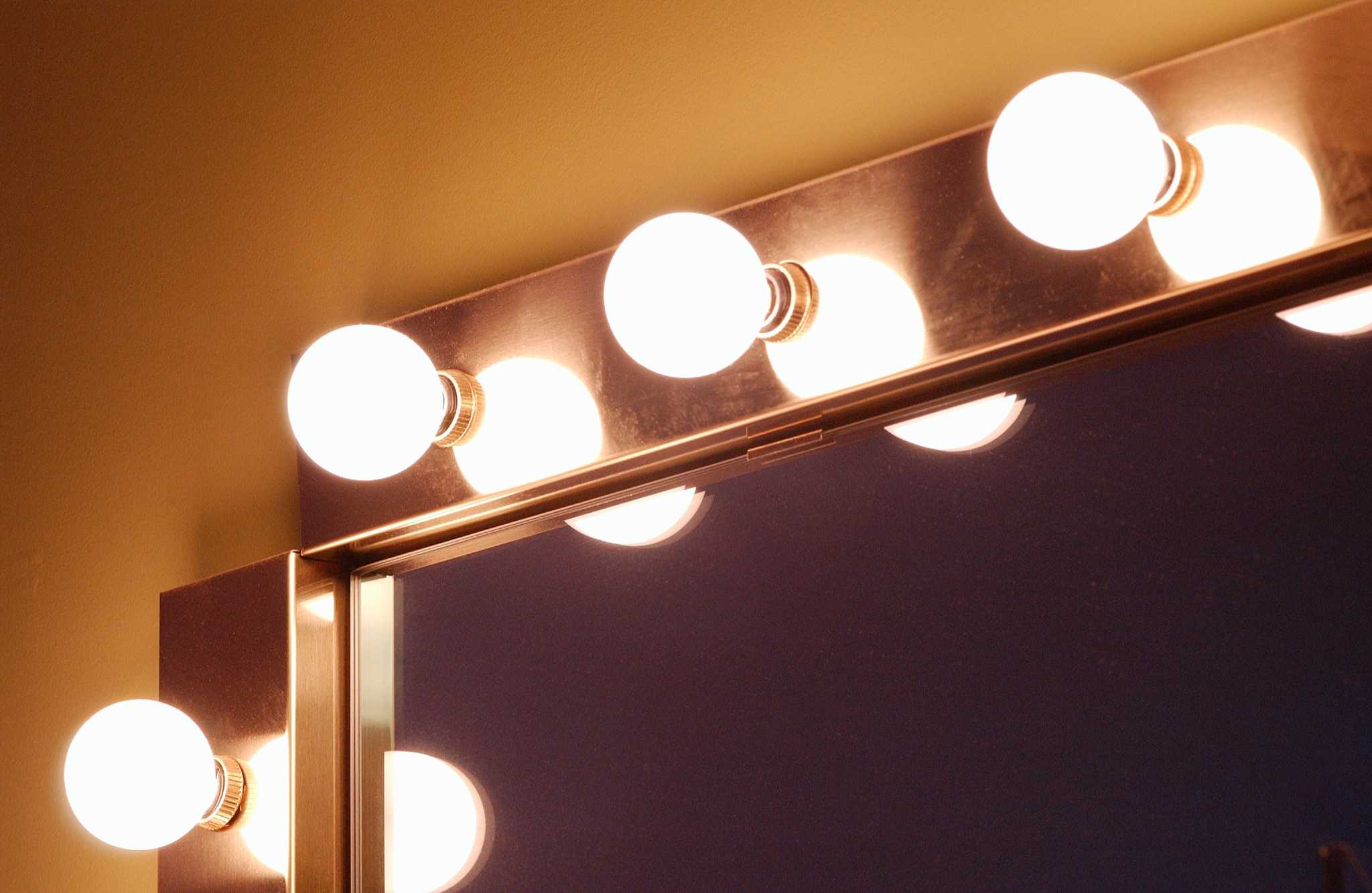 How to Install Bathroom Bar Lighting