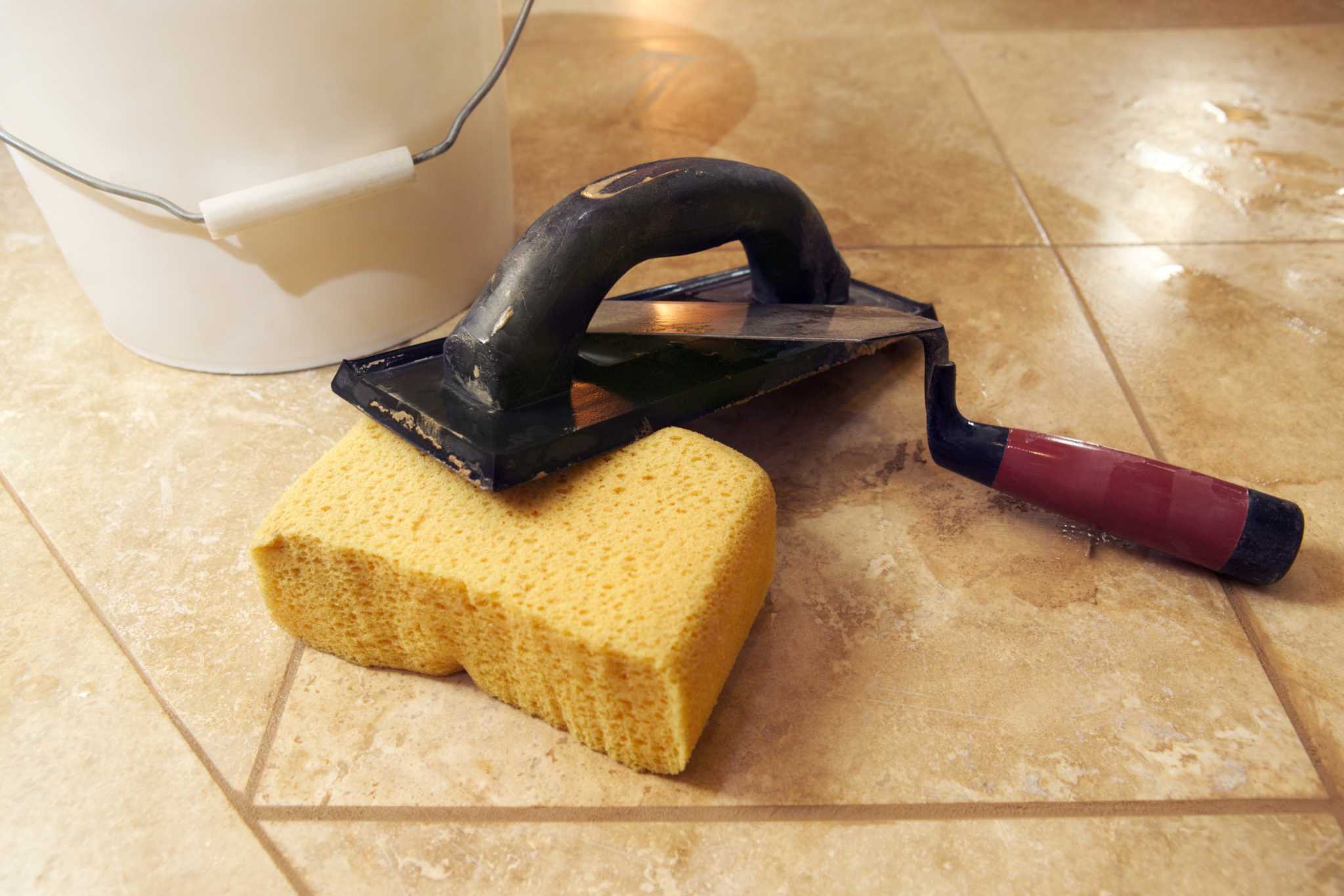 How to Remove Latex Paint From Rubber Floor Tiles