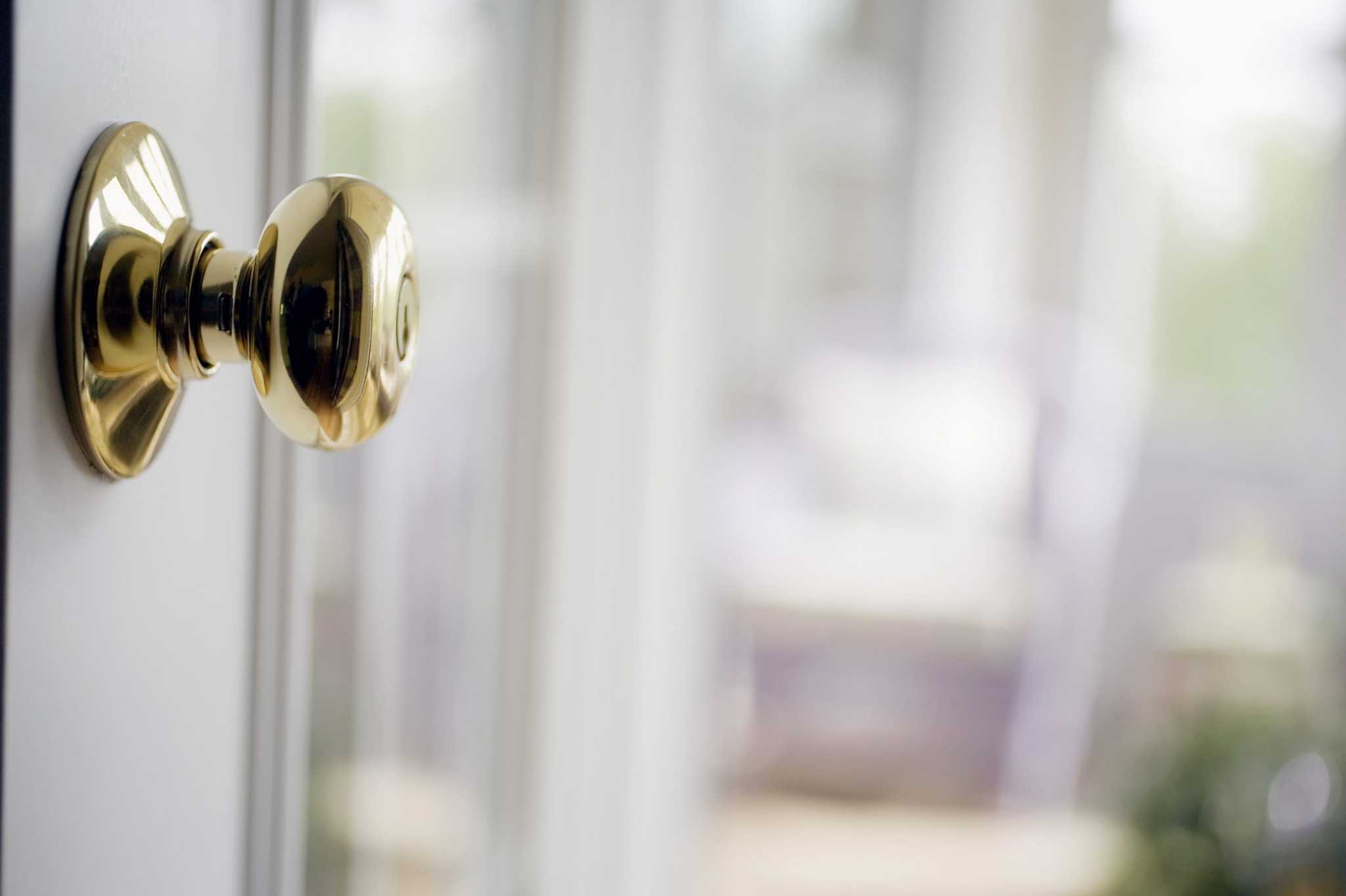 Repairing a Loose Door Handle