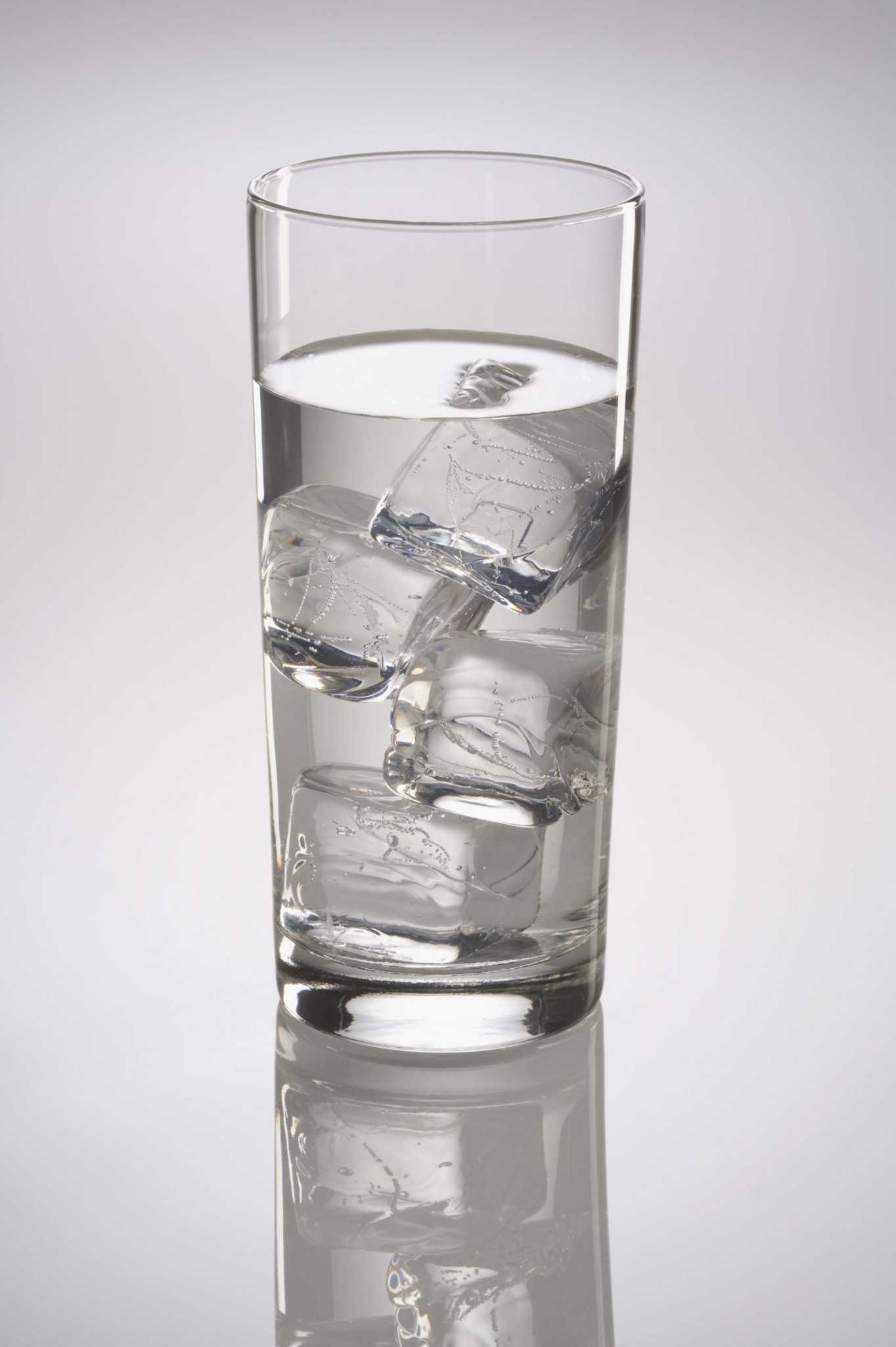 How to Install an Ice Maker Filter for the Freezer