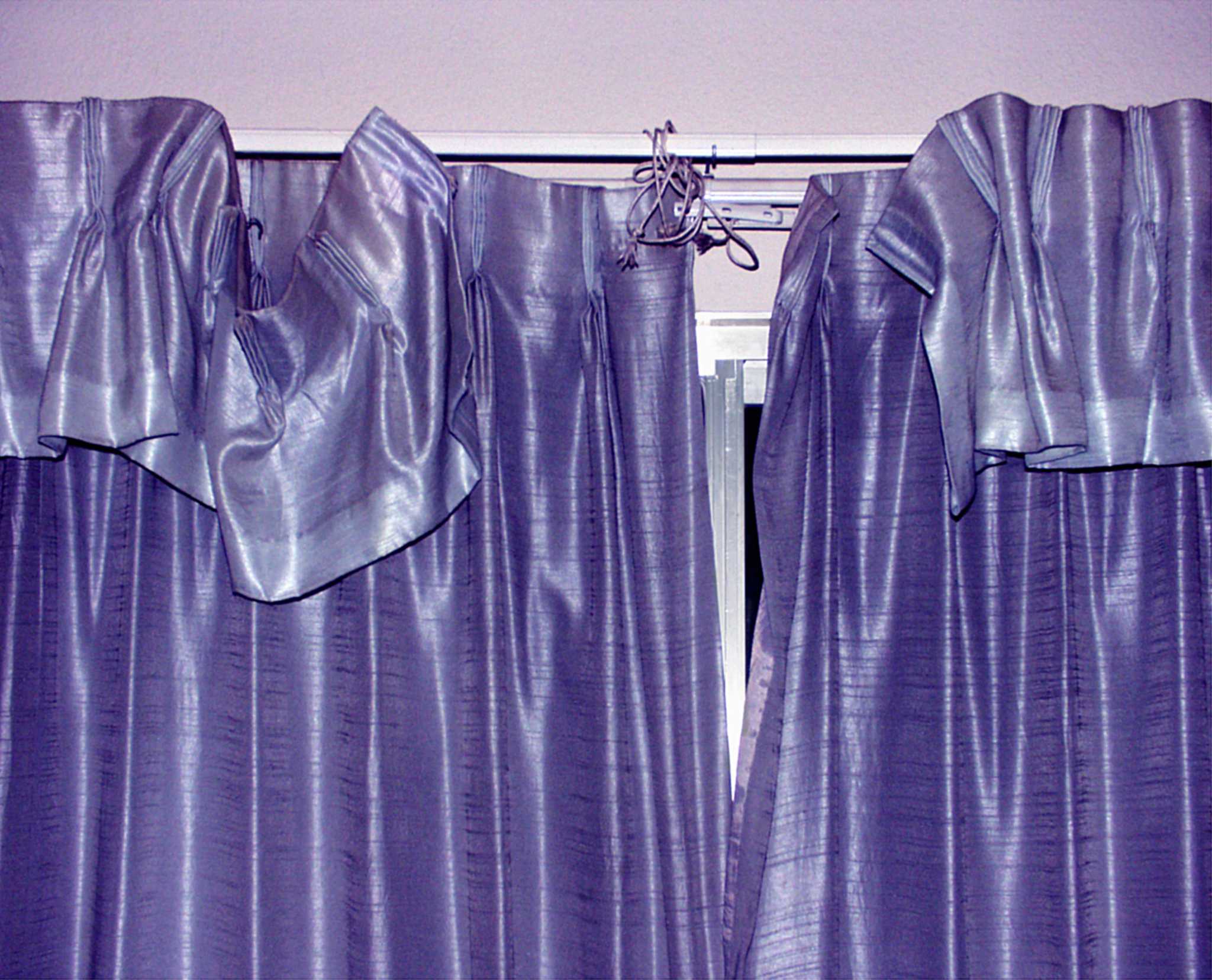 How to Make Drapes With Pleater Hooks