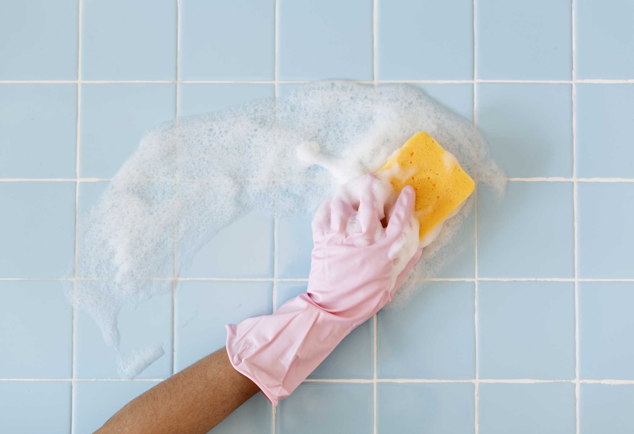 How to Remove Water Spots From Ceramic Tile