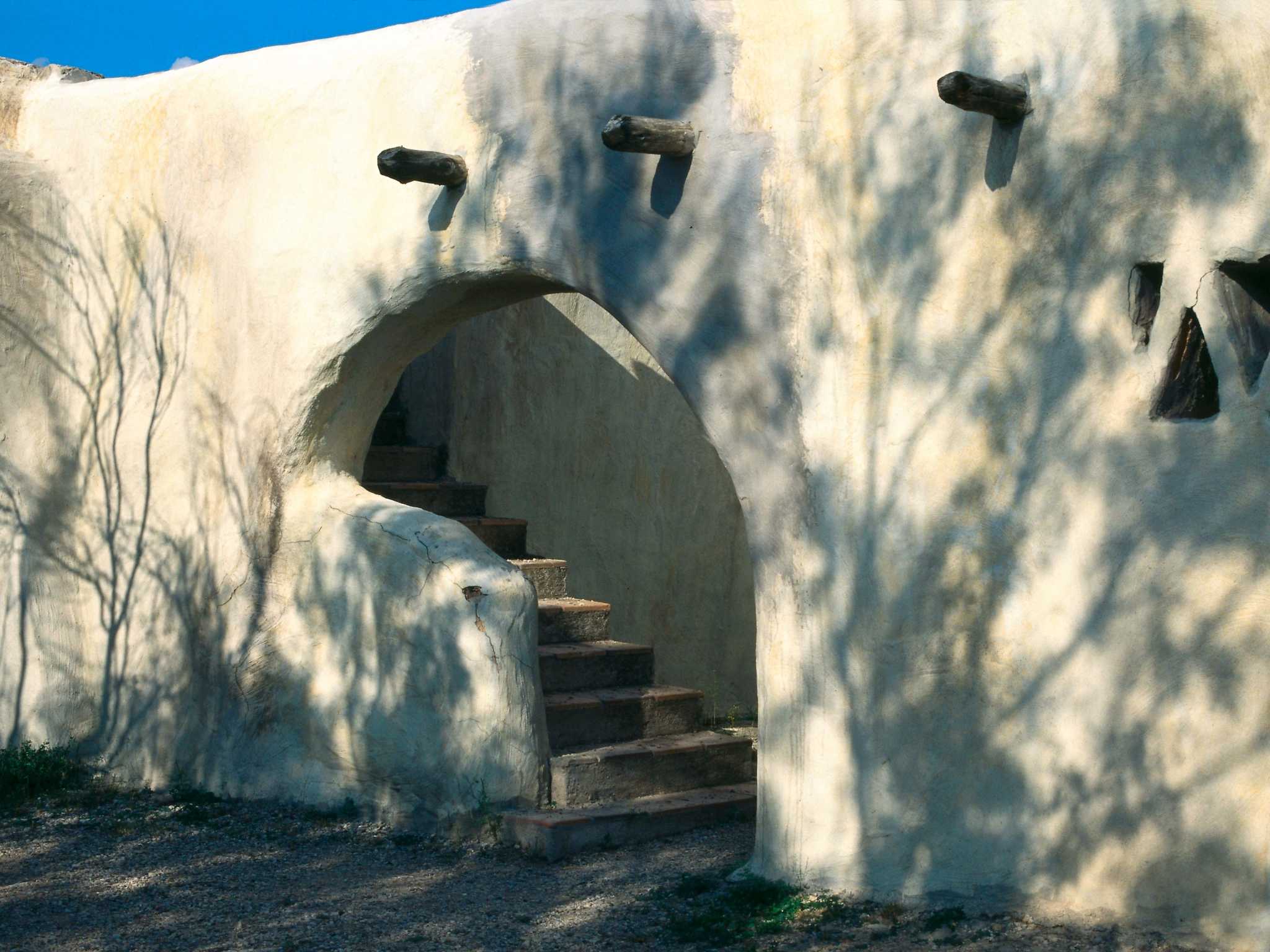 How Do I Rent My House for a Movie Set?
