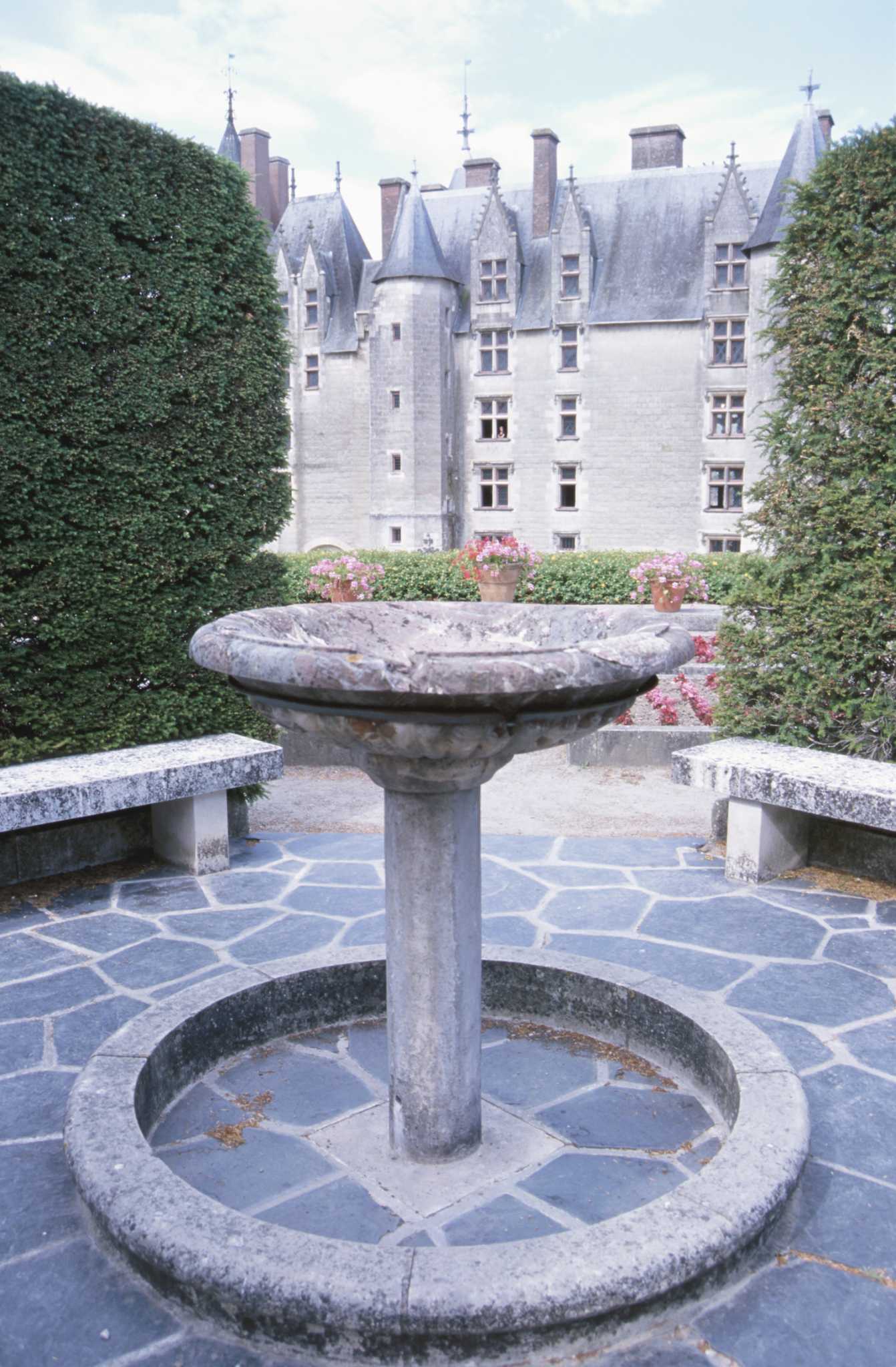 How to Repair a Chipped Concrete Birdbath