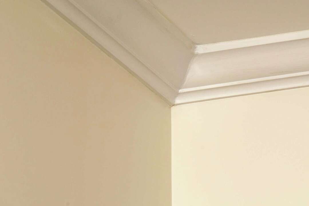 How to Paint a Room With Coved Ceilings