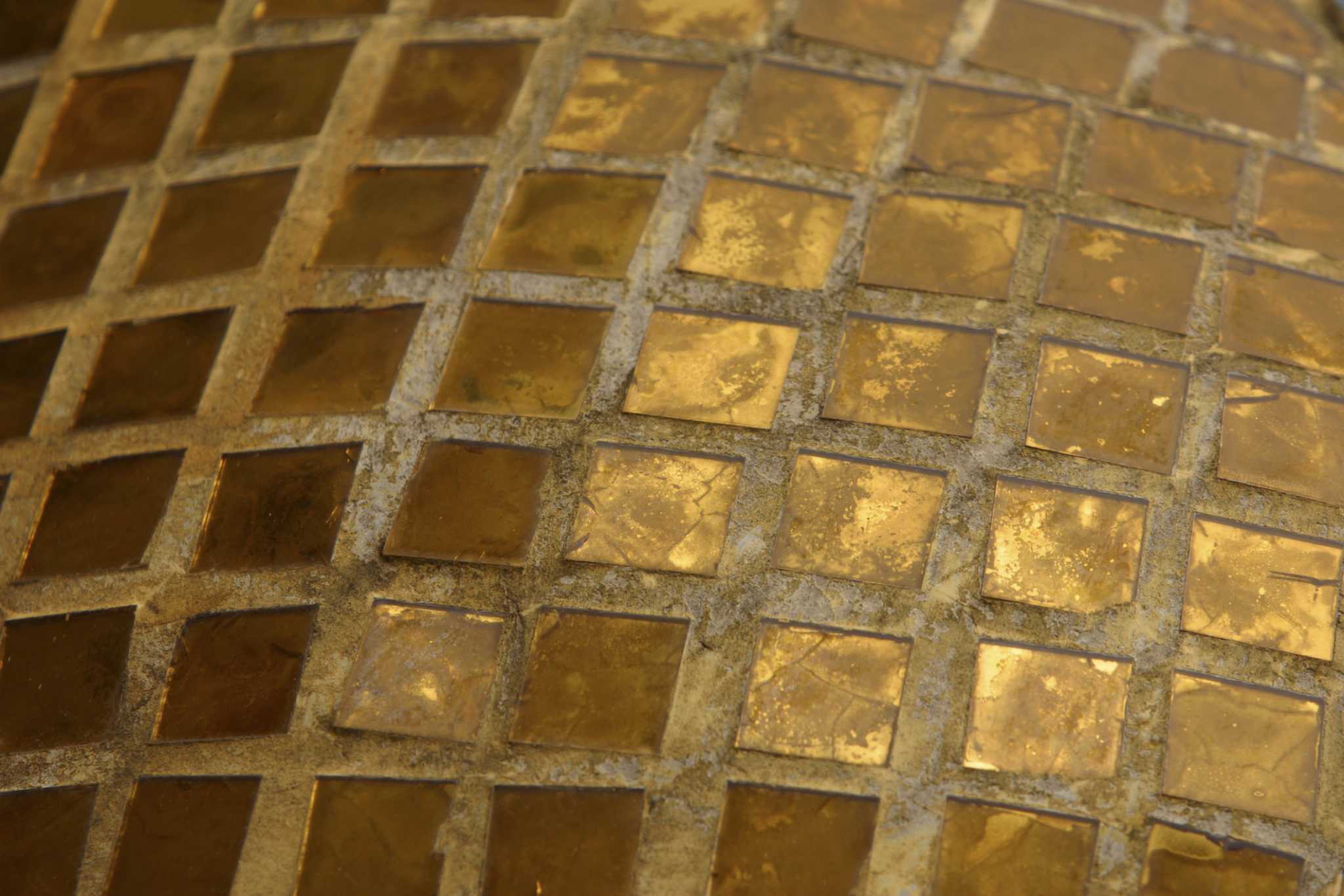 How to Repair Grout Between Glass Tiles