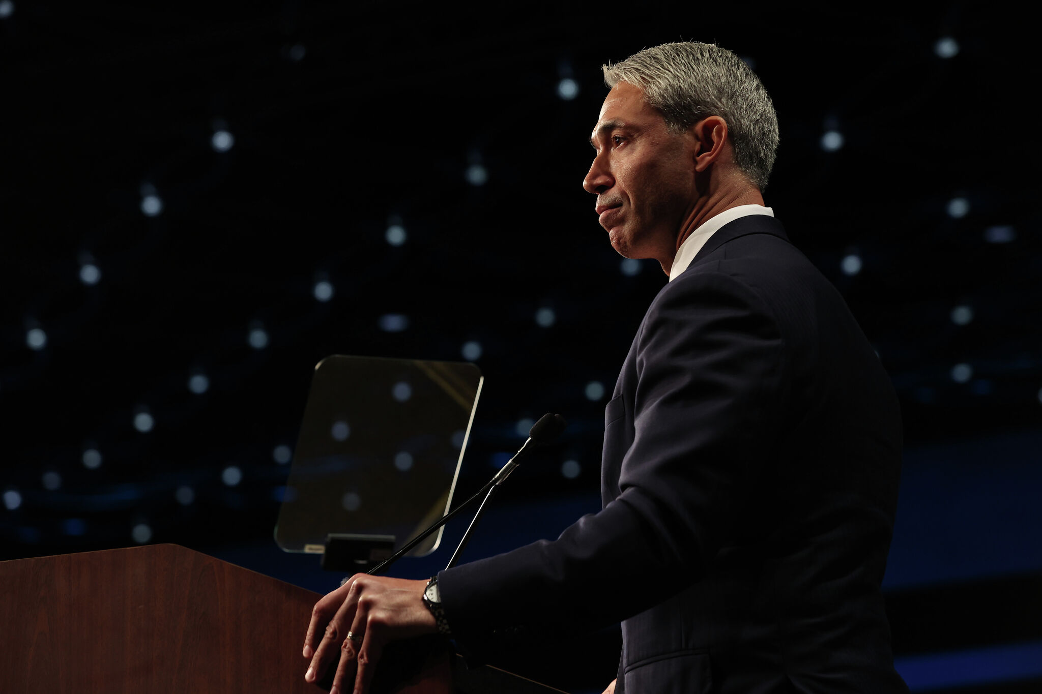 In his final city race, Nirenberg lets his centrist flag fly - Vimarsana News