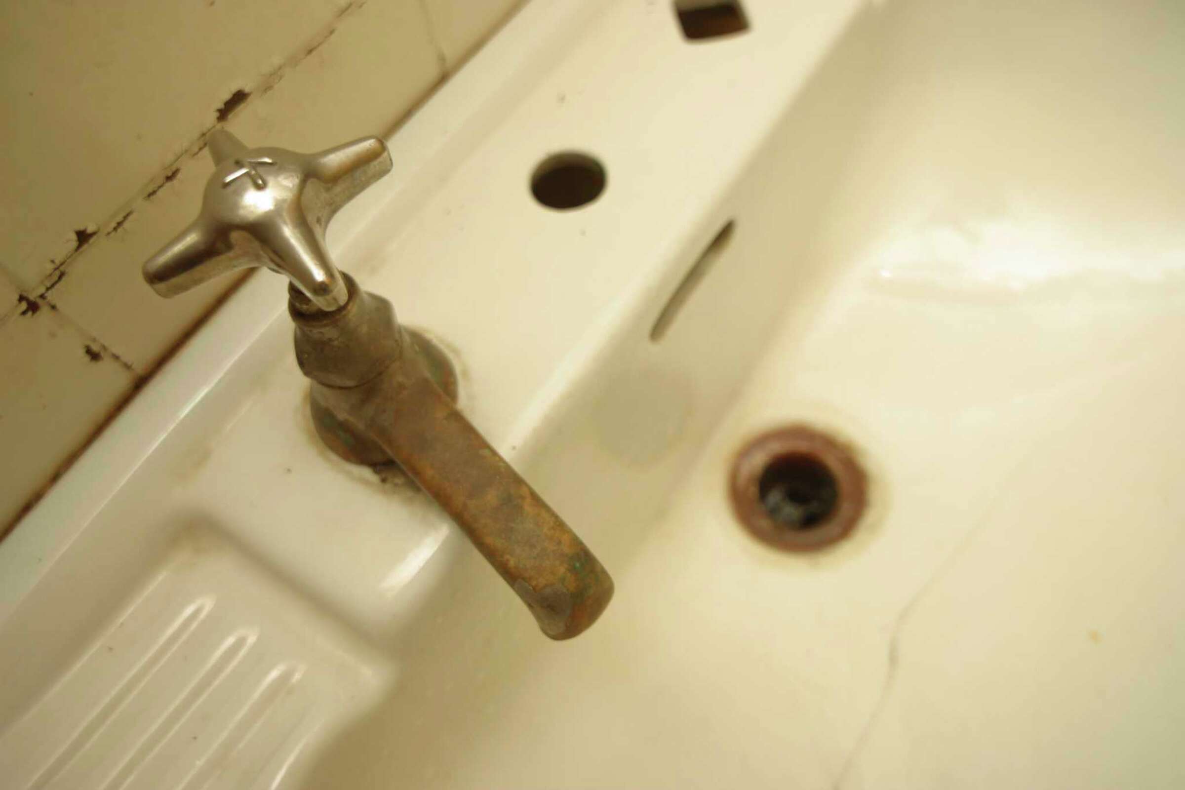 How to Repair a Rusted Steel Tub Drain