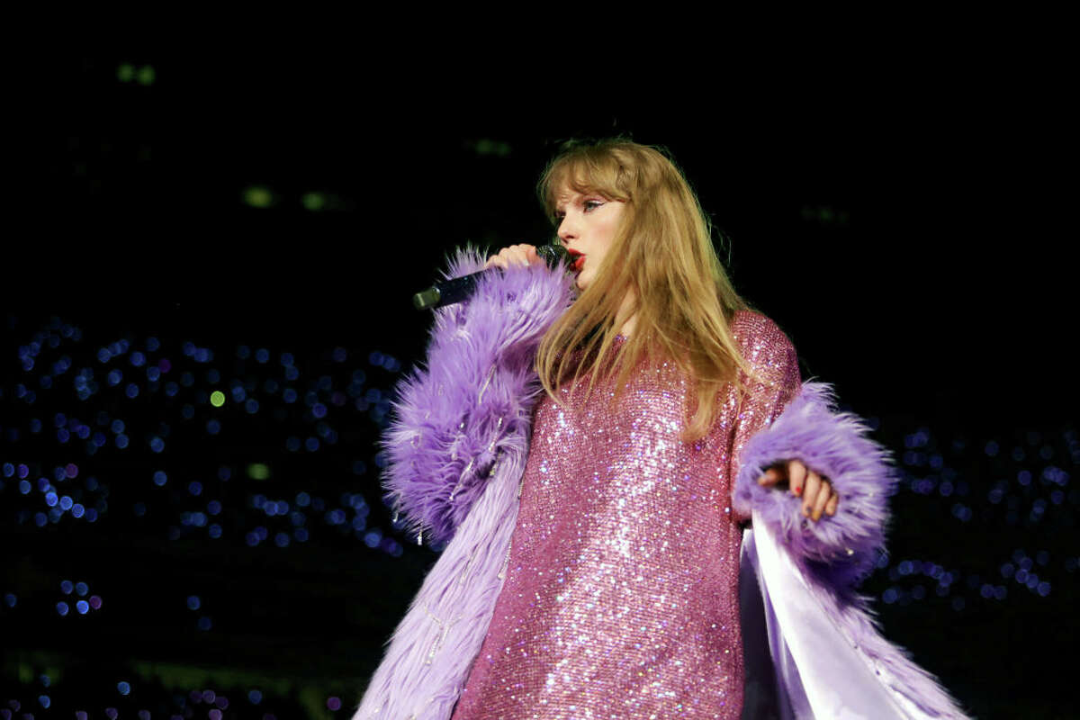 Taylor Swift in Tampa: Eras Tour merchandise truck will arrive early