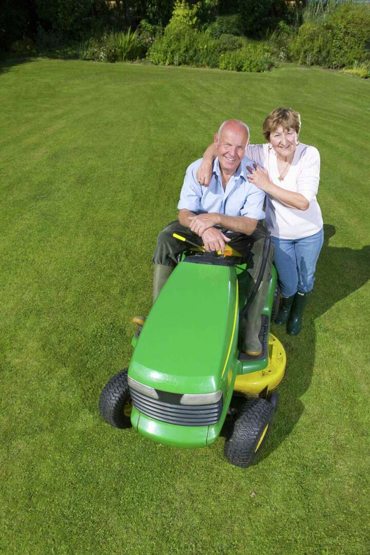 My John Deere L110 Blows Fuses