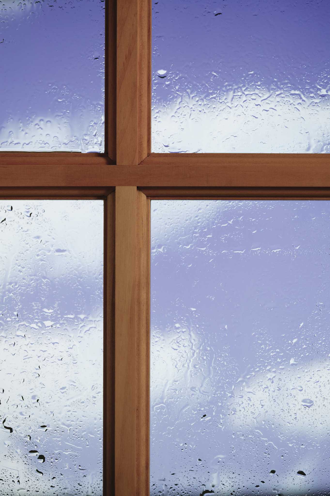 How to Repair the Wood Molding on a Window Pane