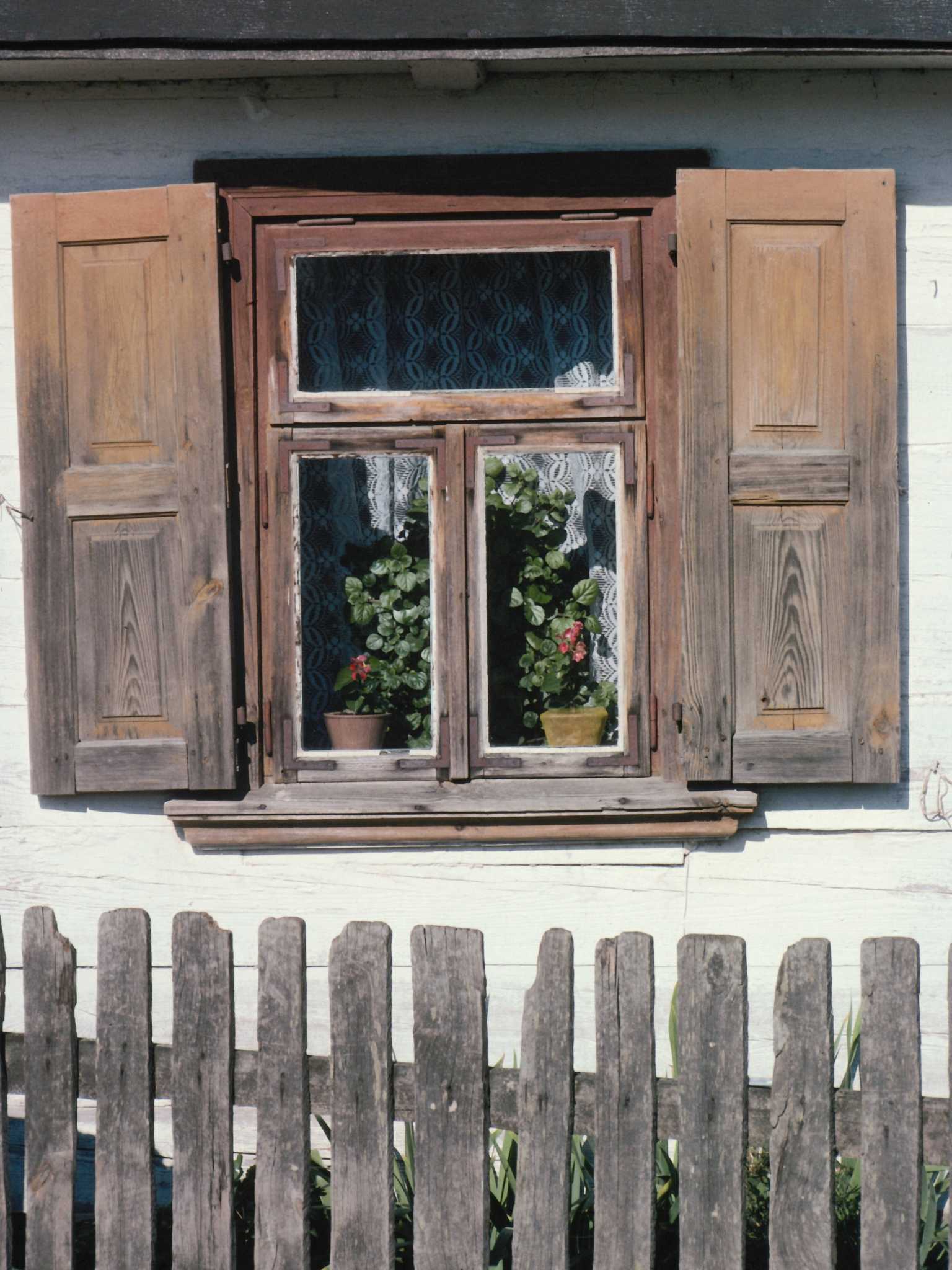 How to Stop Drafts From Entering Doors & Windows